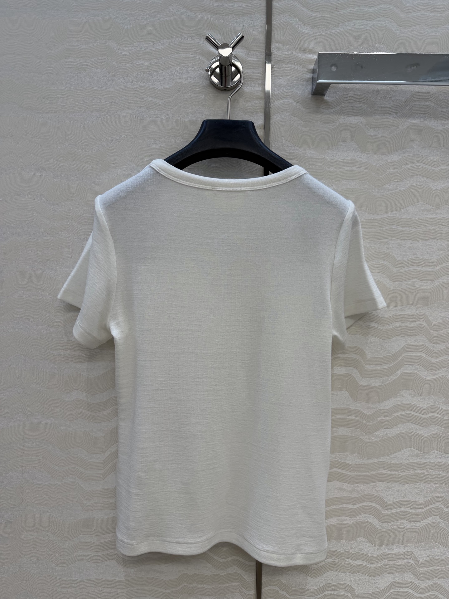 原单品质❤️Row风经典基础T。长期主义时髦精单品💕正肩修身V领设计小短款T恤。原版定制剪裁打造意式极简