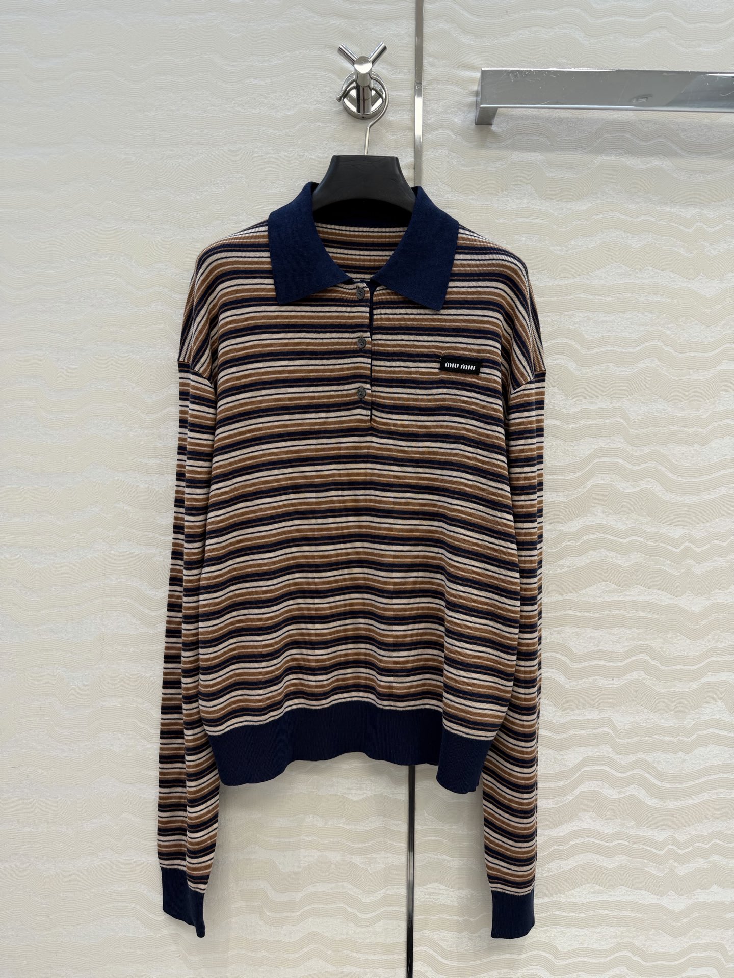 高端原单品质🍓miu系少女！26s早春新品新年限定！知识分子时髦条纹撞色polo领长袖上衣。进口100%
