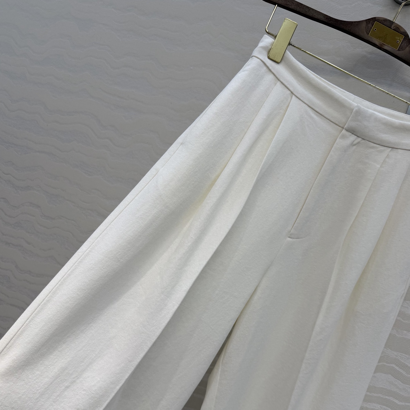 高端原单品质❤️26春款上新Lp高智感穿搭！老钱风氛围感Rodge优雅褶裥长裤。定制冰栀白进口羊毛天丝亚