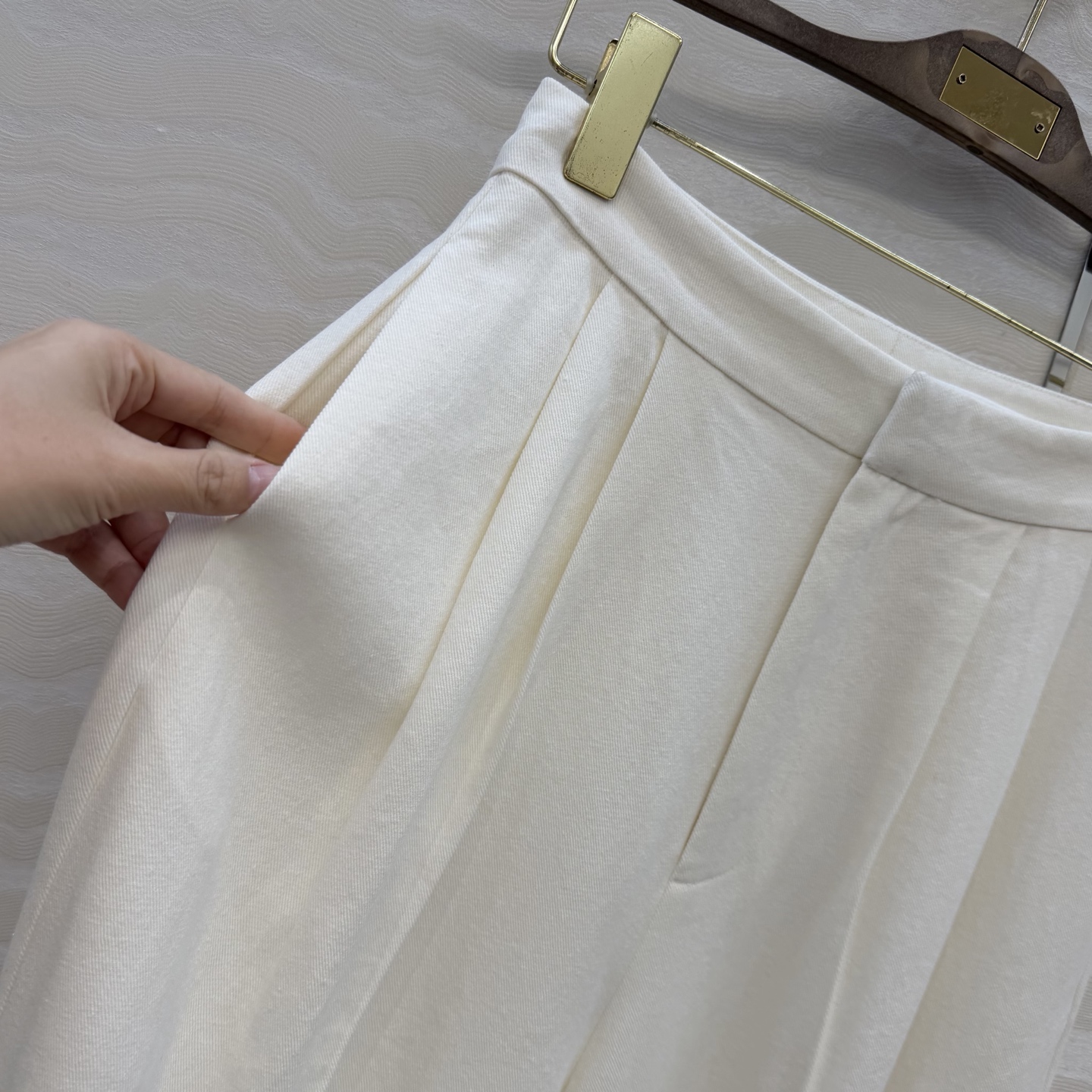 高端原单品质❤️26春款上新Lp高智感穿搭！老钱风氛围感Rodge优雅褶裥长裤。定制冰栀白进口羊毛天丝亚