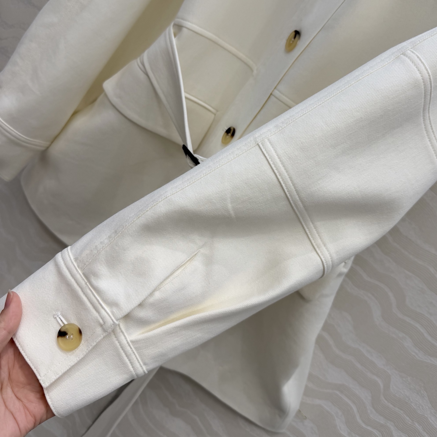 高端原单品质❤️ 26春款上新Lp高智感穿搭！老钱风氛围感Lismore优雅夹克外套。定制冰栀白进口羊毛