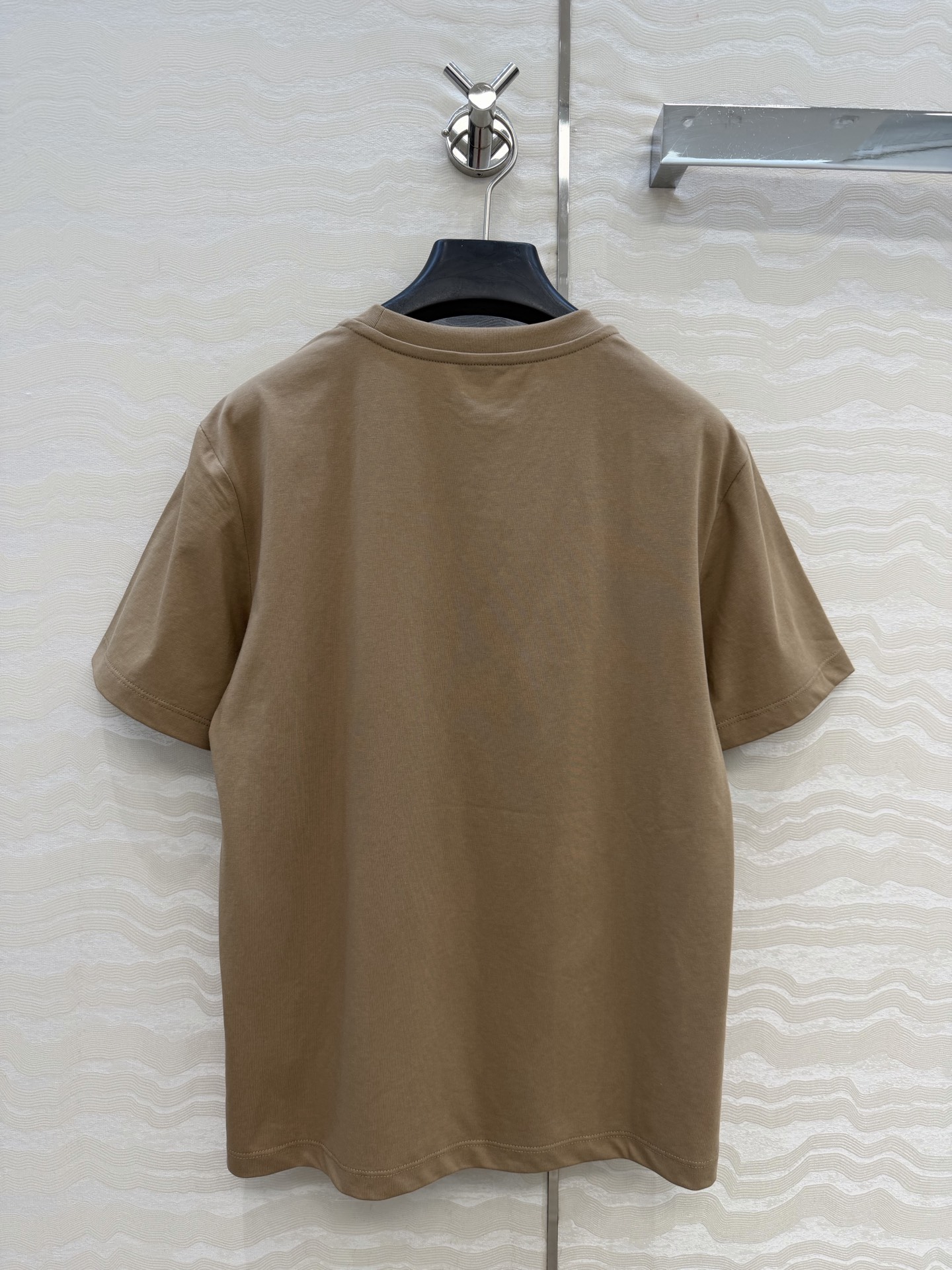 原单品质❤️设计师🧑‍🎨马年限定春夏新品！定位刺绣纯棉T恤！重工艺定位立体刺绣工艺精致高级！进口索罗娜纯