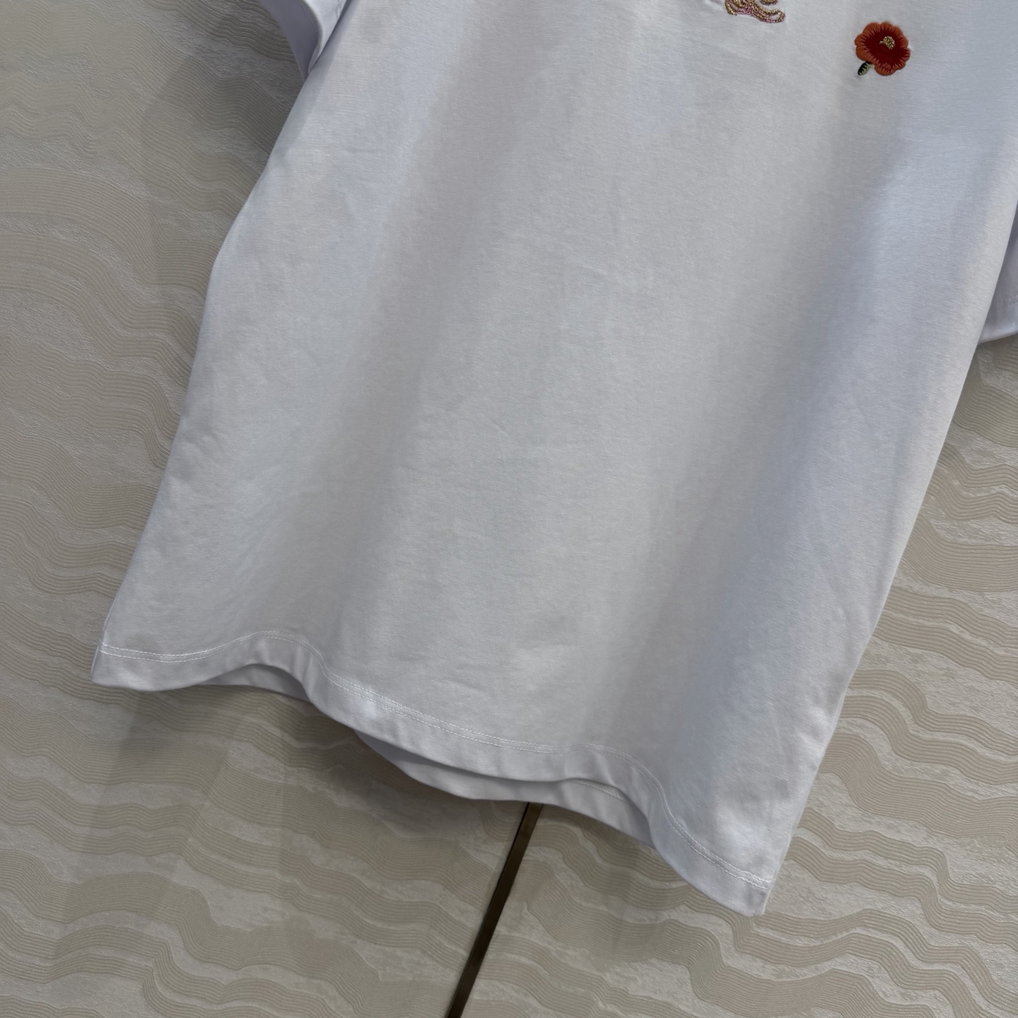 原单品质❤️设计师🧑‍🎨马年限定春夏新品！定位刺绣纯棉T恤！重工艺定位立体刺绣工艺精致高级！进口索罗娜纯