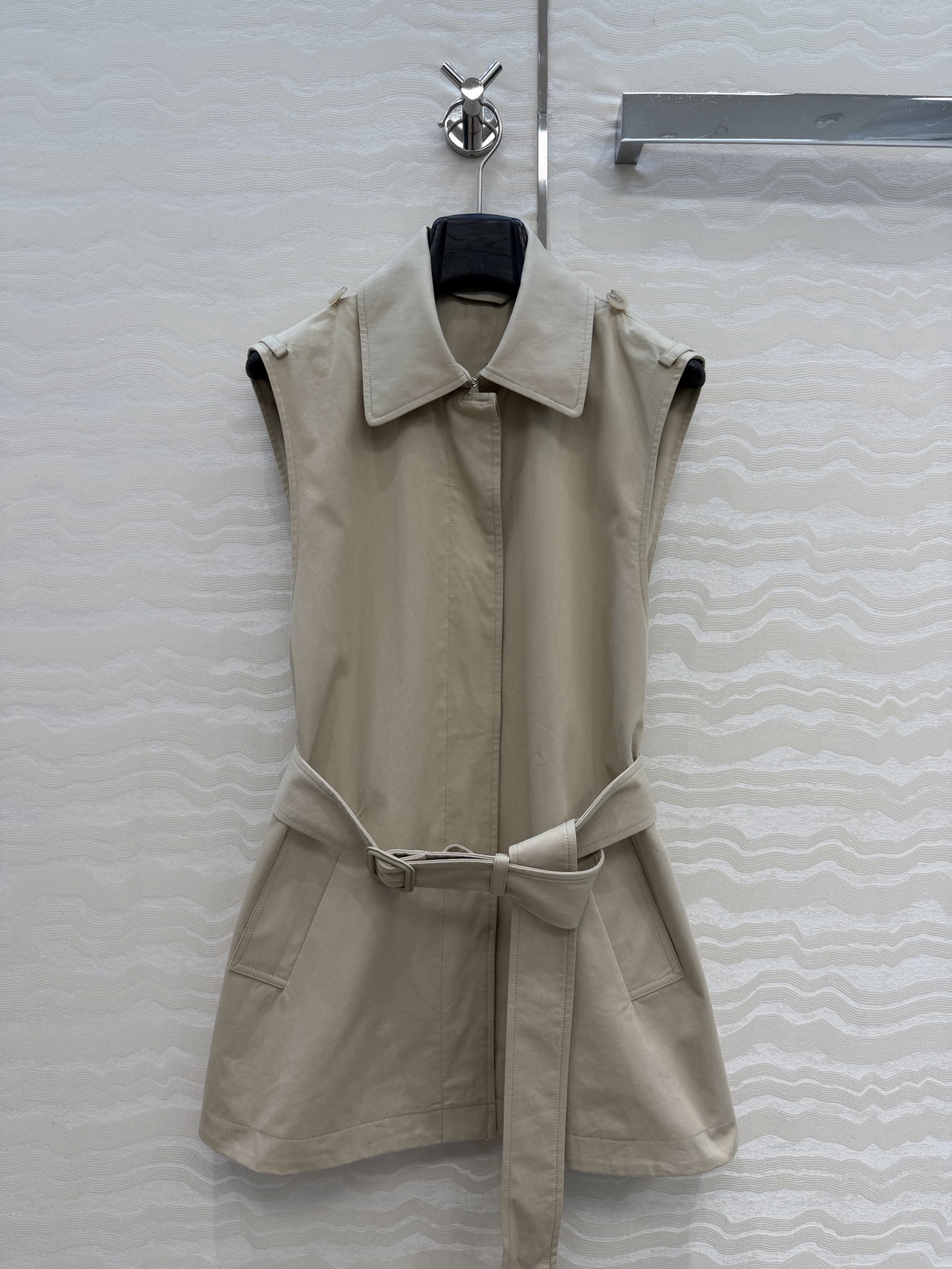 NO:775605,It looks good when worn alone., women's clothing,19860909分开单穿都好看.,女装,,Women's clothing