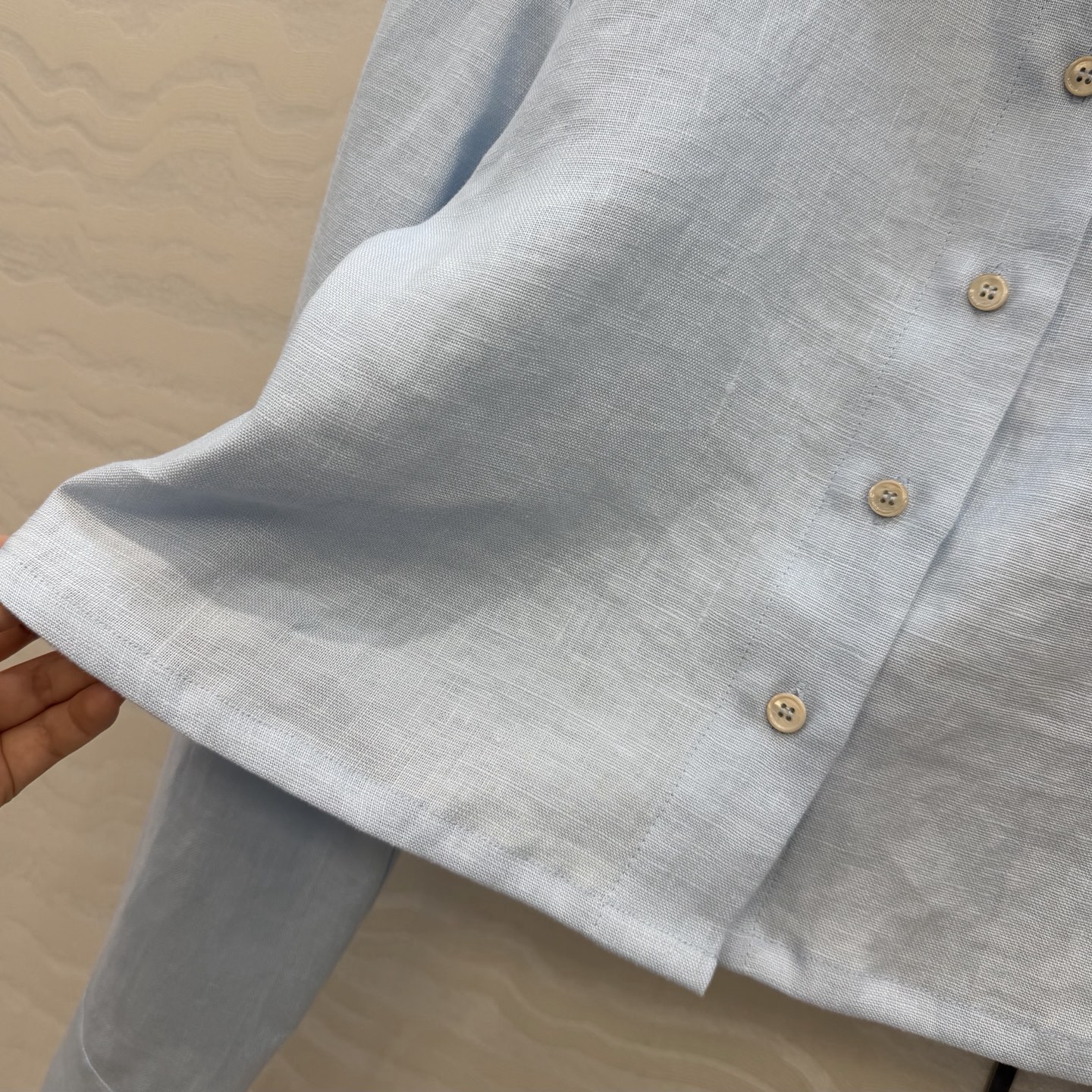 高端原单品质❤️KH极简主义穿搭！时髦精小短款亚麻衬衫！气质翻今细节感满满，进口100%亚麻面料质感细腻