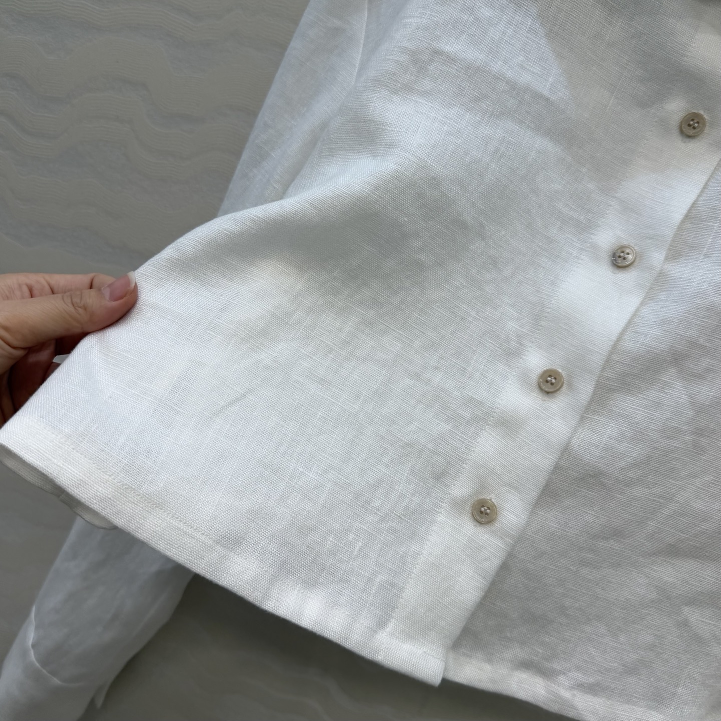 高端原单品质❤️KH极简主义穿搭！时髦精小短款亚麻衬衫！气质翻今细节感满满，进口100%亚麻面料质感细腻