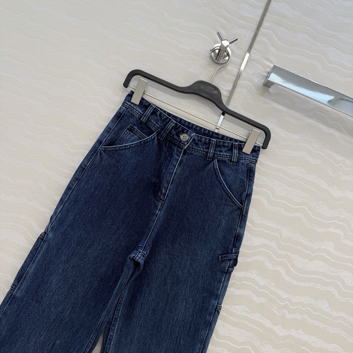 爆单推荐❤️coco女孩26p春夏新品，jennie同款牛仔裤！白富美必入叠搭神器！定制重工立体双C工装