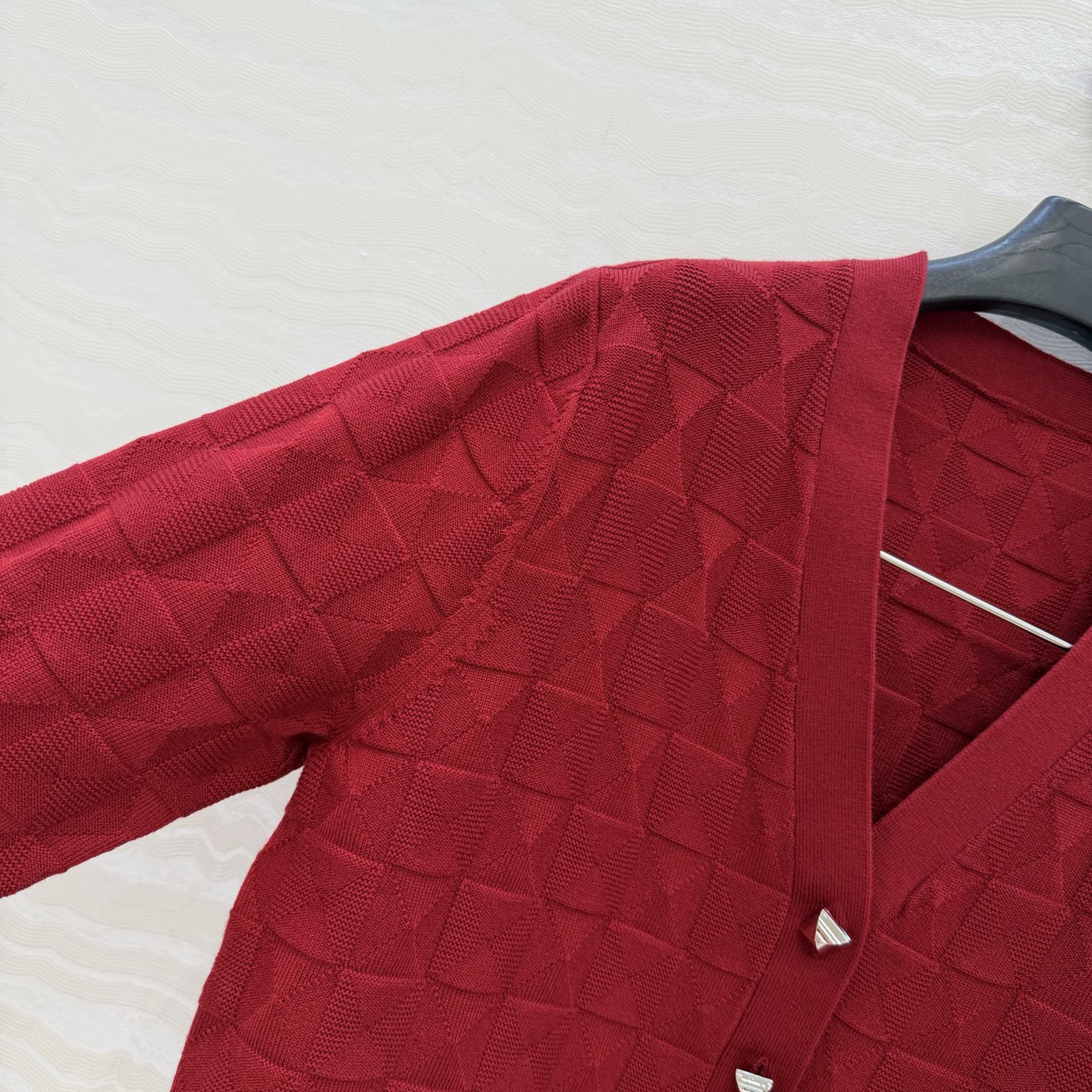 爆单推荐❤️原单品质，H26s早春新品！金属扣羊毛针织开衫小外套。100%美丽奴羊毛纱线细腻柔软的手感无