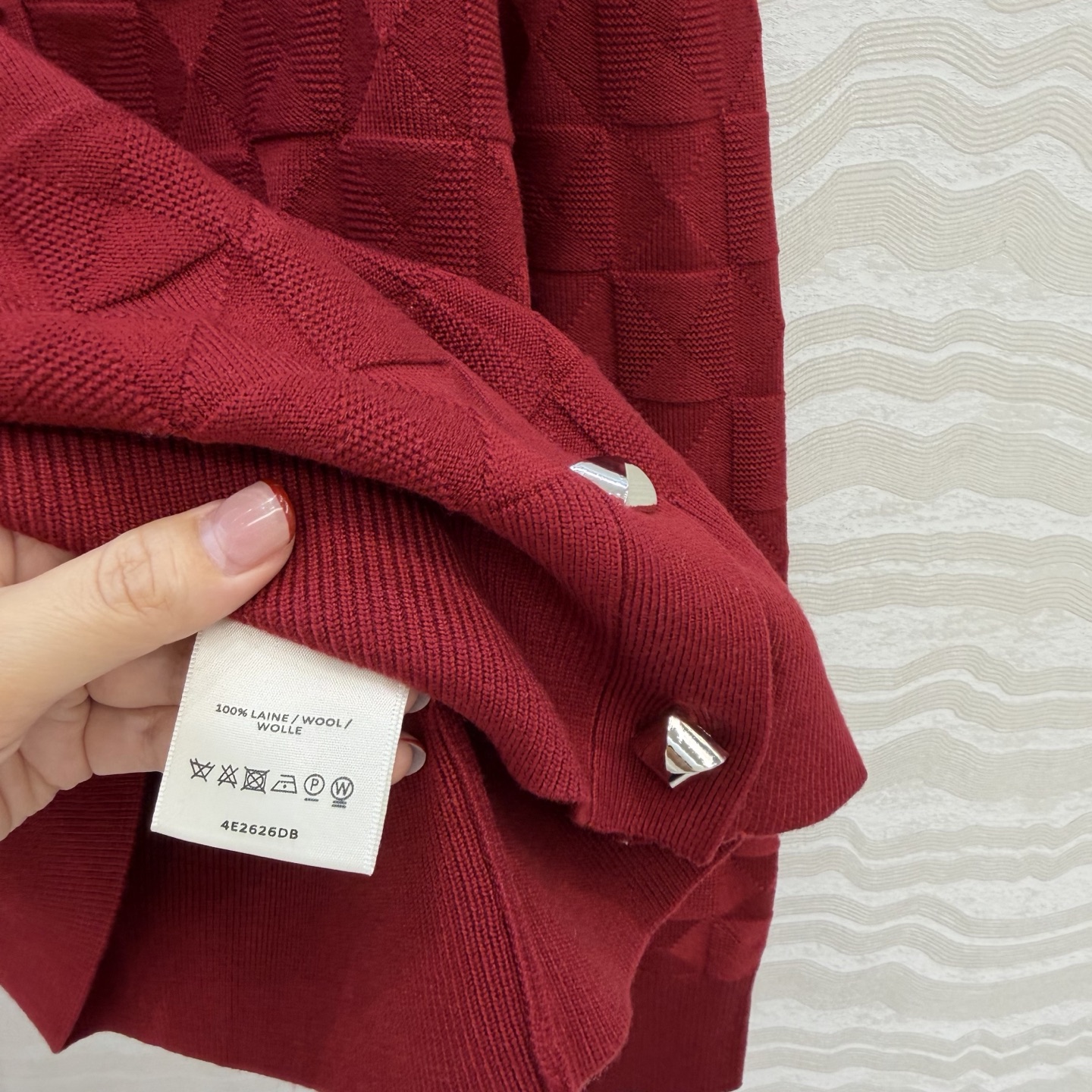 爆单推荐❤️原单品质，H26s早春新品！金属扣羊毛针织开衫小外套。100%美丽奴羊毛纱线细腻柔软的手感无