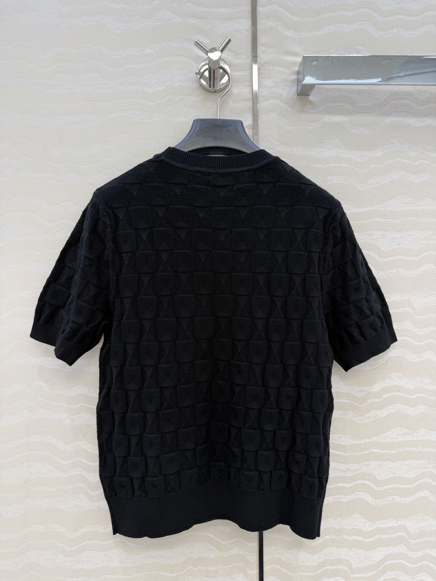 爆单推荐❤️原单品质，H26s早春新品！金属扣羊毛针织短袖上衣。100%美丽奴羊毛纱线细腻柔软的手感无敌