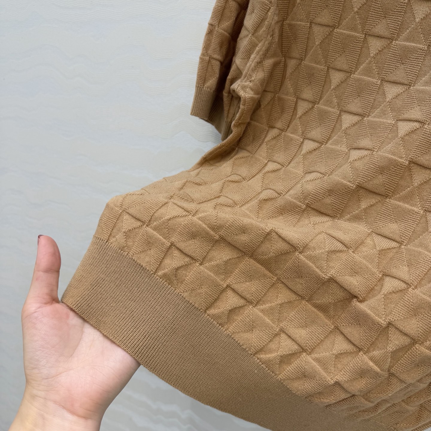 爆单推荐❤️原单品质，H26s早春新品！金属扣羊毛针织短袖上衣。100%美丽奴羊毛纱线细腻柔软的手感无敌