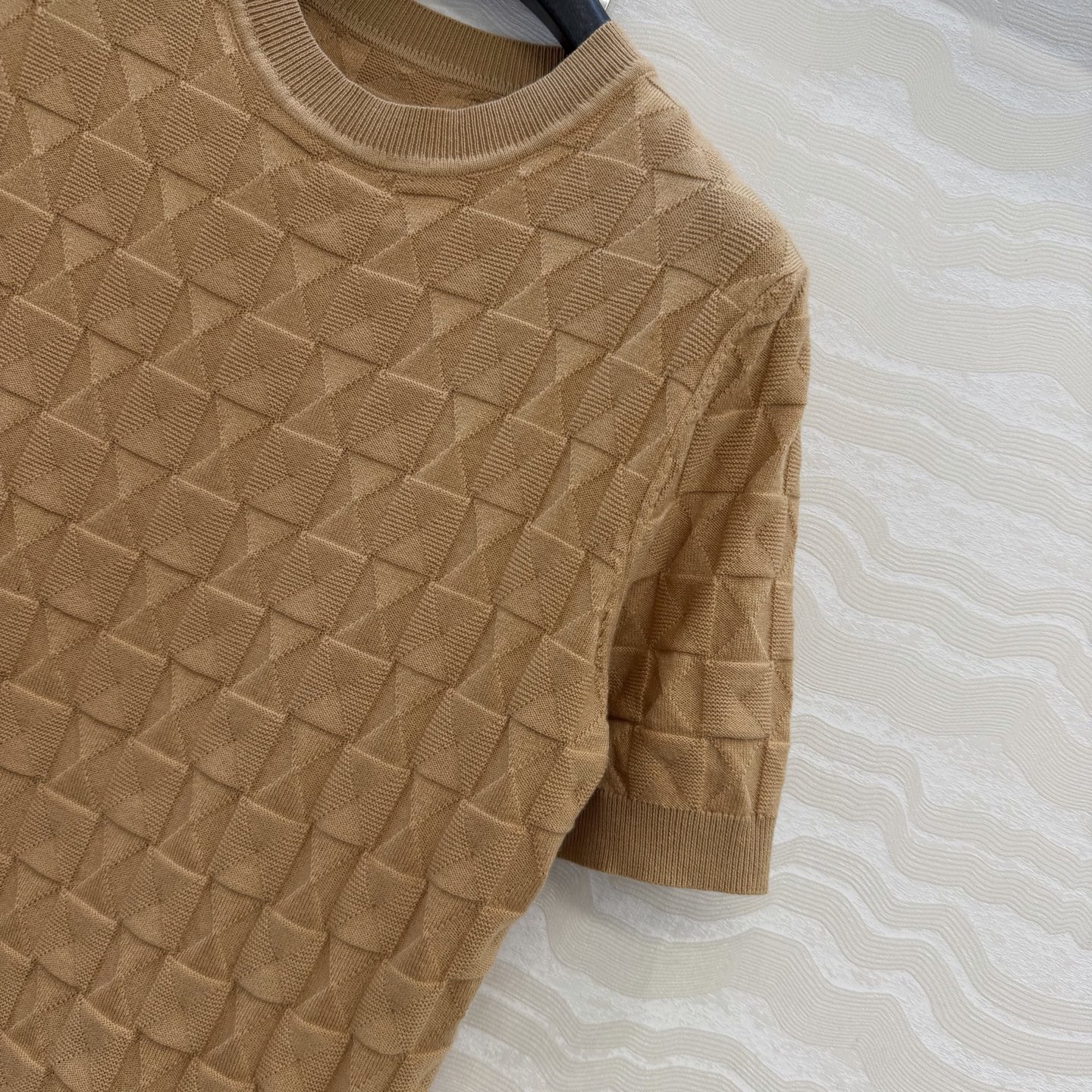 爆单推荐❤️原单品质，H26s早春新品！金属扣羊毛针织短袖上衣。100%美丽奴羊毛纱线细腻柔软的手感无敌