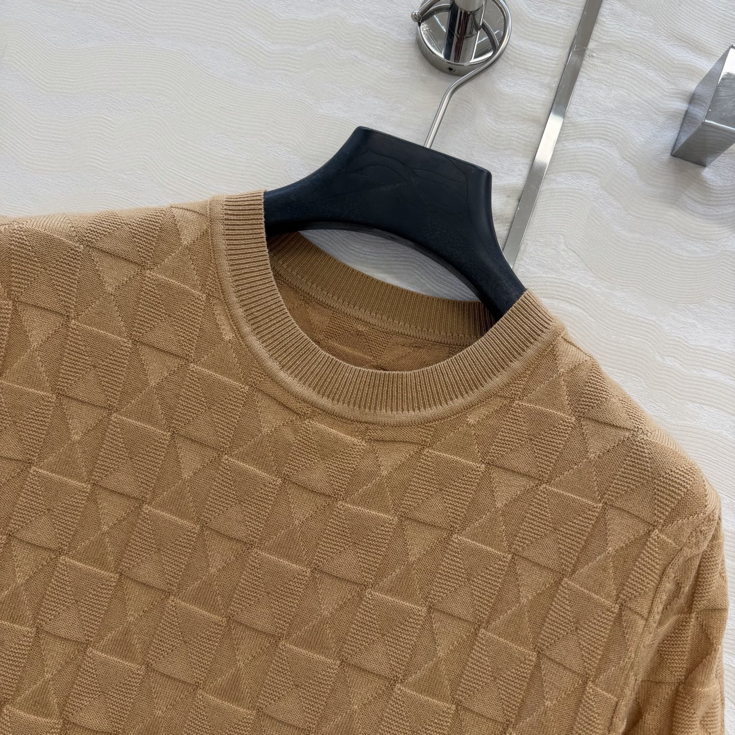 爆单推荐❤️原单品质，H26s早春新品！金属扣羊毛针织短袖上衣。100%美丽奴羊毛纱线细腻柔软的手感无敌