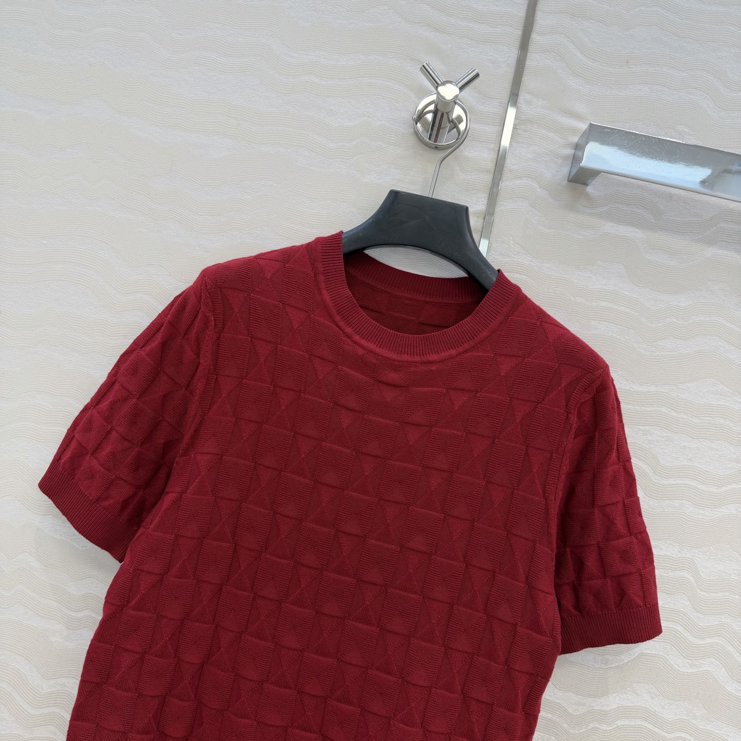 爆单推荐❤️原单品质，H26s早春新品！金属扣羊毛针织短袖上衣。100%美丽奴羊毛纱线细腻柔软的手感无敌