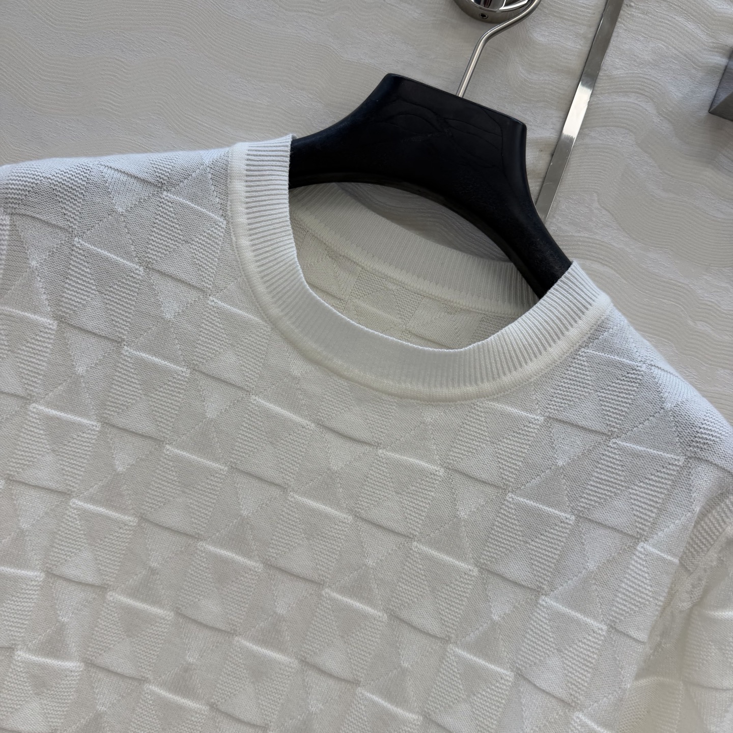 爆单推荐❤️原单品质，H26s早春新品！金属扣羊毛针织短袖上衣。100%美丽奴羊毛纱线细腻柔软的手感无敌