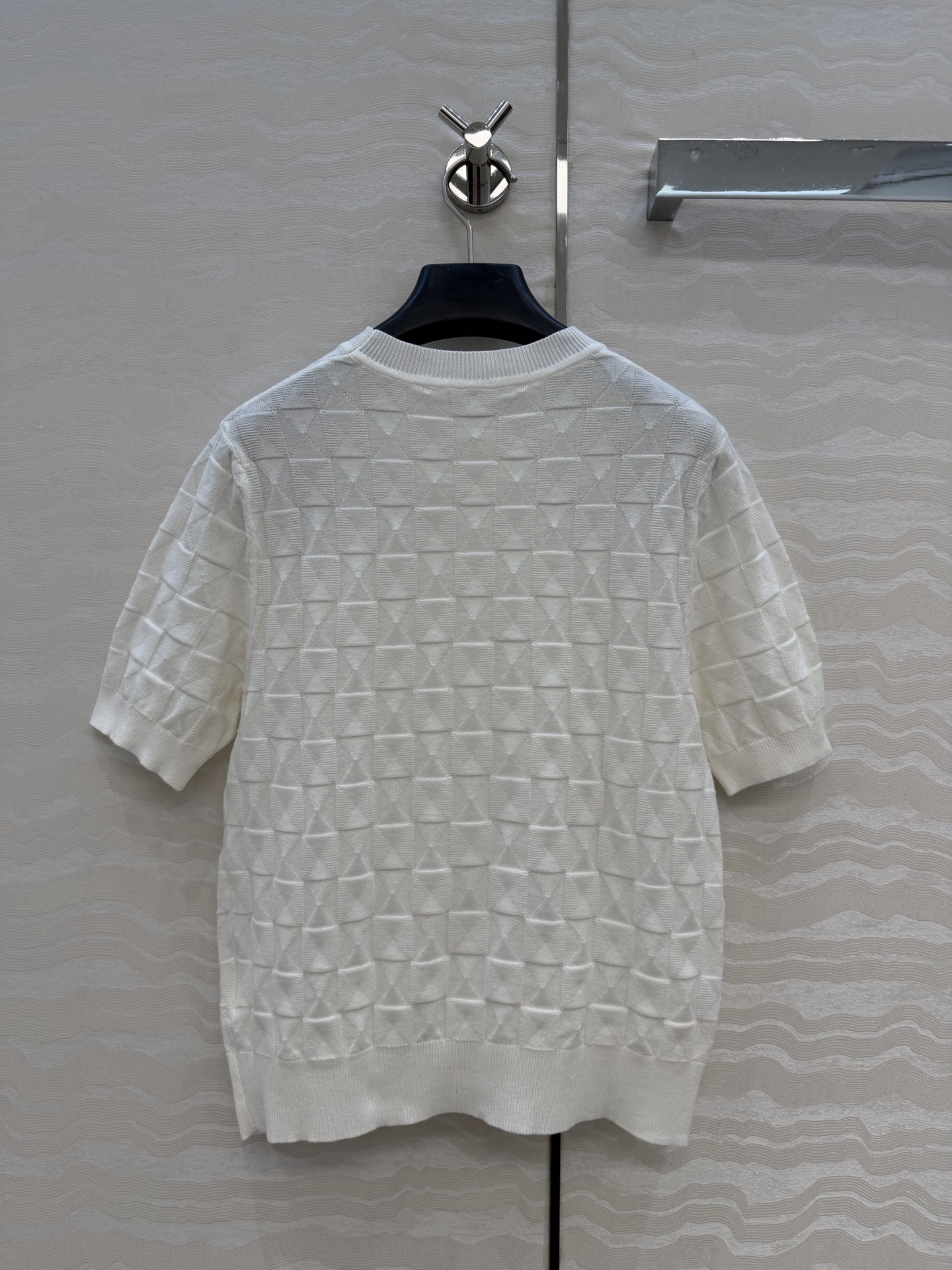 爆单推荐❤️原单品质，H26s早春新品！金属扣羊毛针织短袖上衣。100%美丽奴羊毛纱线细腻柔软的手感无敌