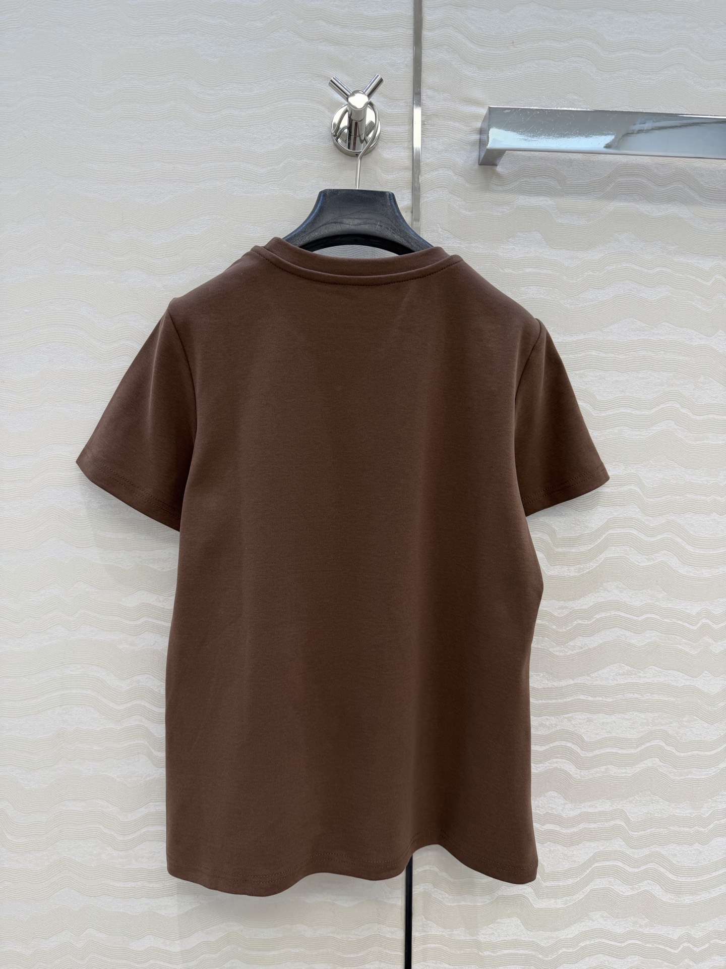 爆单推荐❤️原单品质PR时髦精穿搭！ 爆款定位手工定珠三角标T恤。时髦精必入⚡️一整个爱住！甜酷风少女帅