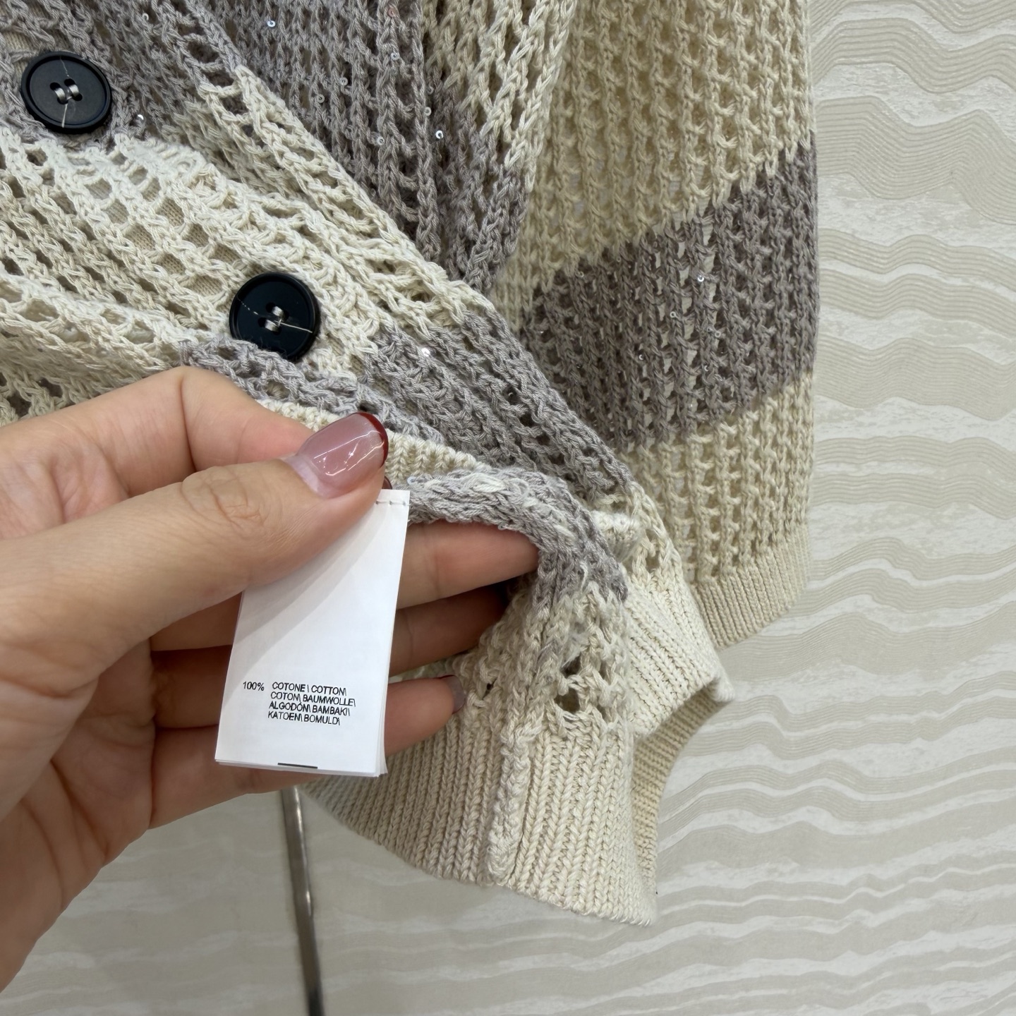 原单品质🍒行走的高定 Bc老钱风穿搭，缕空条纹短袖开衫。慵懒自在的氛围感！极简老钱风穿搭，意大利美学配色