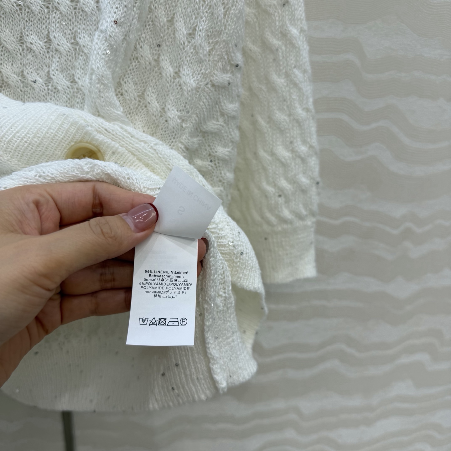 原单品质🍒行走的高定 Bc老钱风穿搭，绞花珠版短袖开衫。慵懒自在的氛围感！极简老钱风穿搭，意大利美学珠片