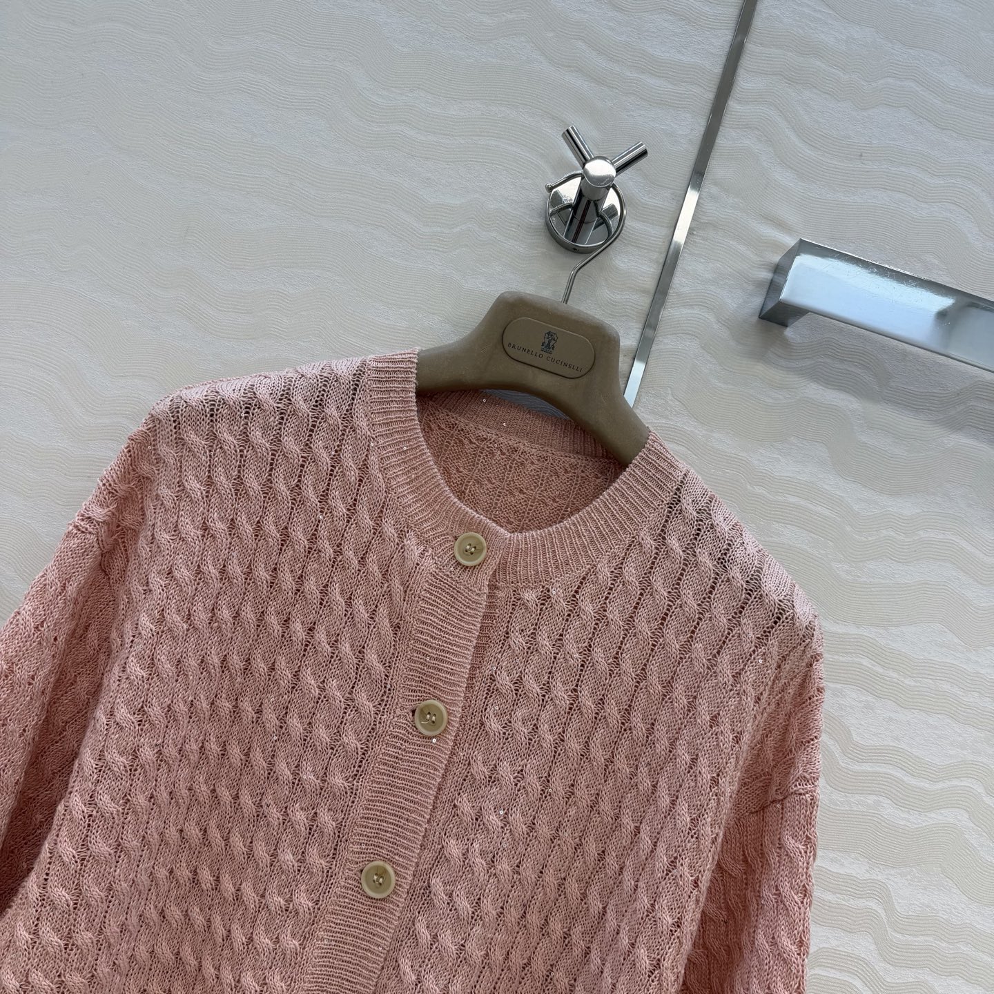 原单品质🍒行走的高定 Bc老钱风穿搭，绞花珠版短袖开衫。慵懒自在的氛围感！极简老钱风穿搭，意大利美学珠片