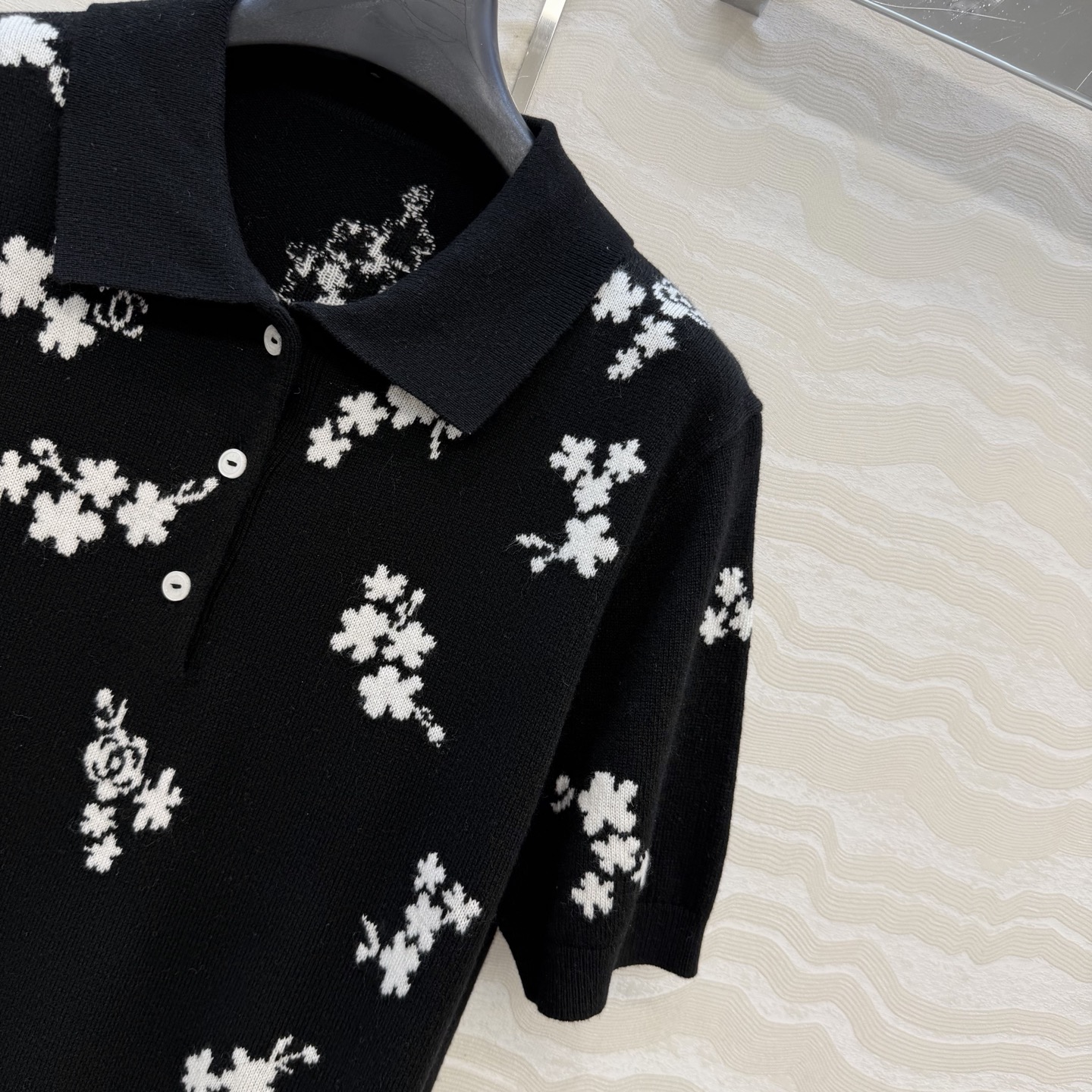 原单品质❤️Coco女孩穿搭，26p新品碎花短袖polo衫！定位提花小翻领设计百搭减龄又时髦！瑞士机18