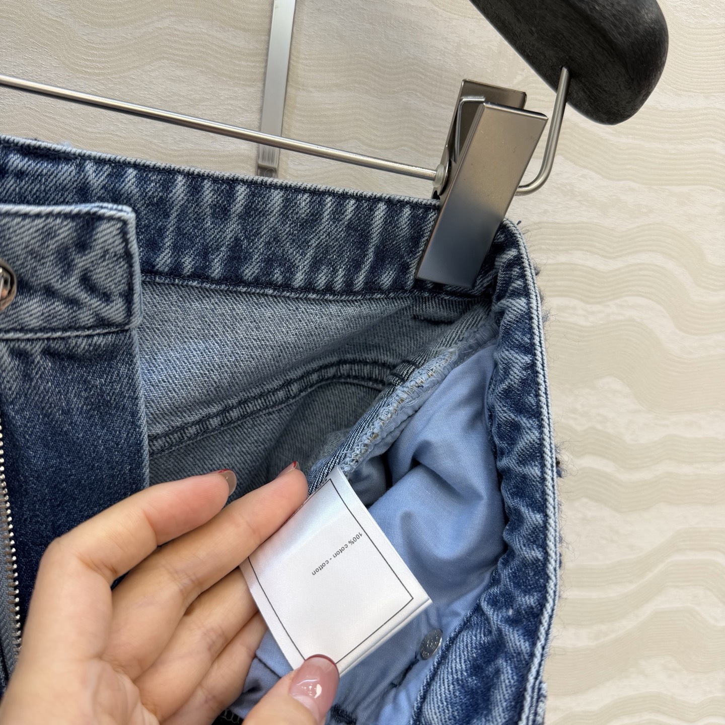 原单品质🍒coco女孩穿搭，26p怀旧洗水丹宁牛仔裤！手工编织金属链条腰带装饰。菱格刺绣口袋 阔腿裤型超