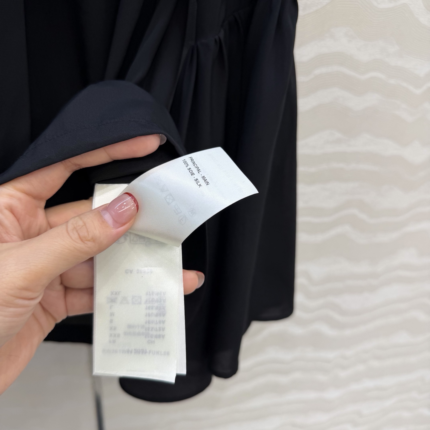 原单品质💕神仙颜值高智感穿搭！MONOGRAM印花飘带领结真丝衬衫！100%真丝！荷花水袖设计上身减龄绝