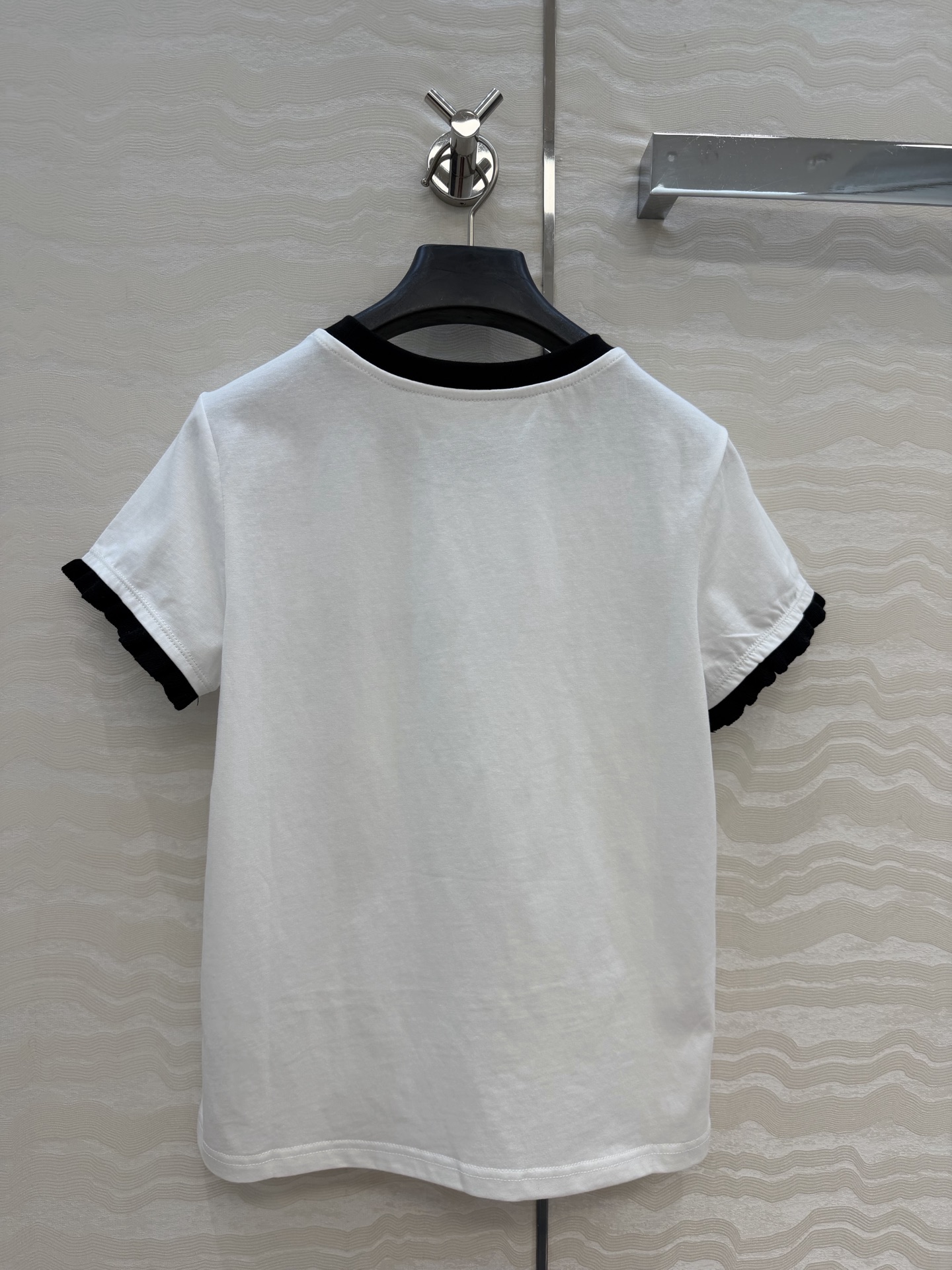 爆款推荐❤️原单品质，G印花logo花边T恤，时髦精必备单品解锁所有穿搭！原版定制撞色针织包边工艺。定位