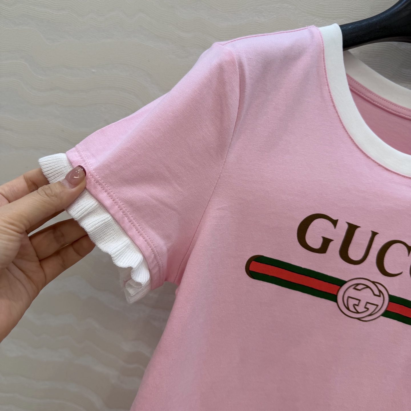 爆款推荐❤️原单品质，G印花logo花边T恤，时髦精必备单品解锁所有穿搭！原版定制撞色针织包边工艺。定位