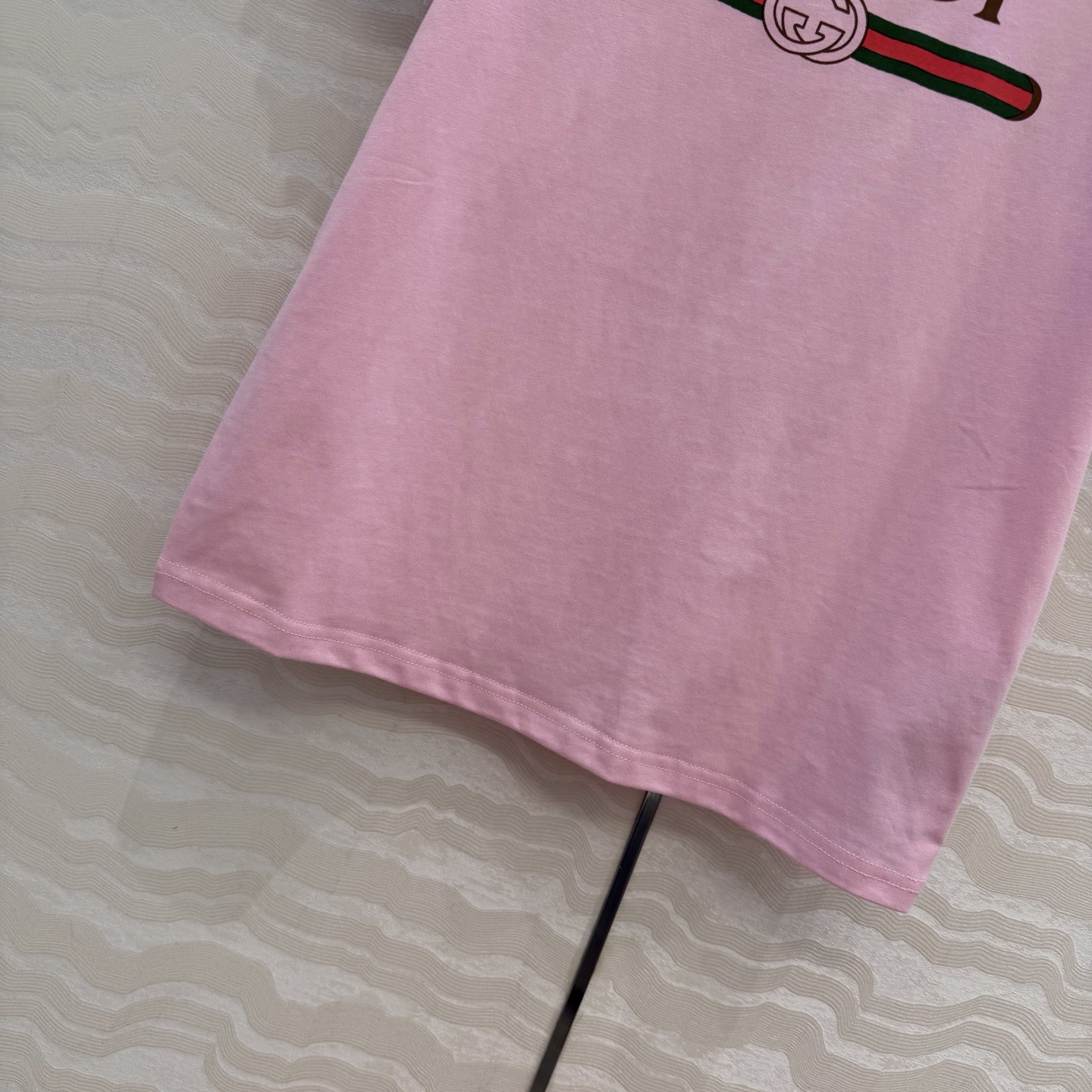 爆款推荐❤️原单品质，G印花logo花边T恤，时髦精必备单品解锁所有穿搭！原版定制撞色针织包边工艺。定位