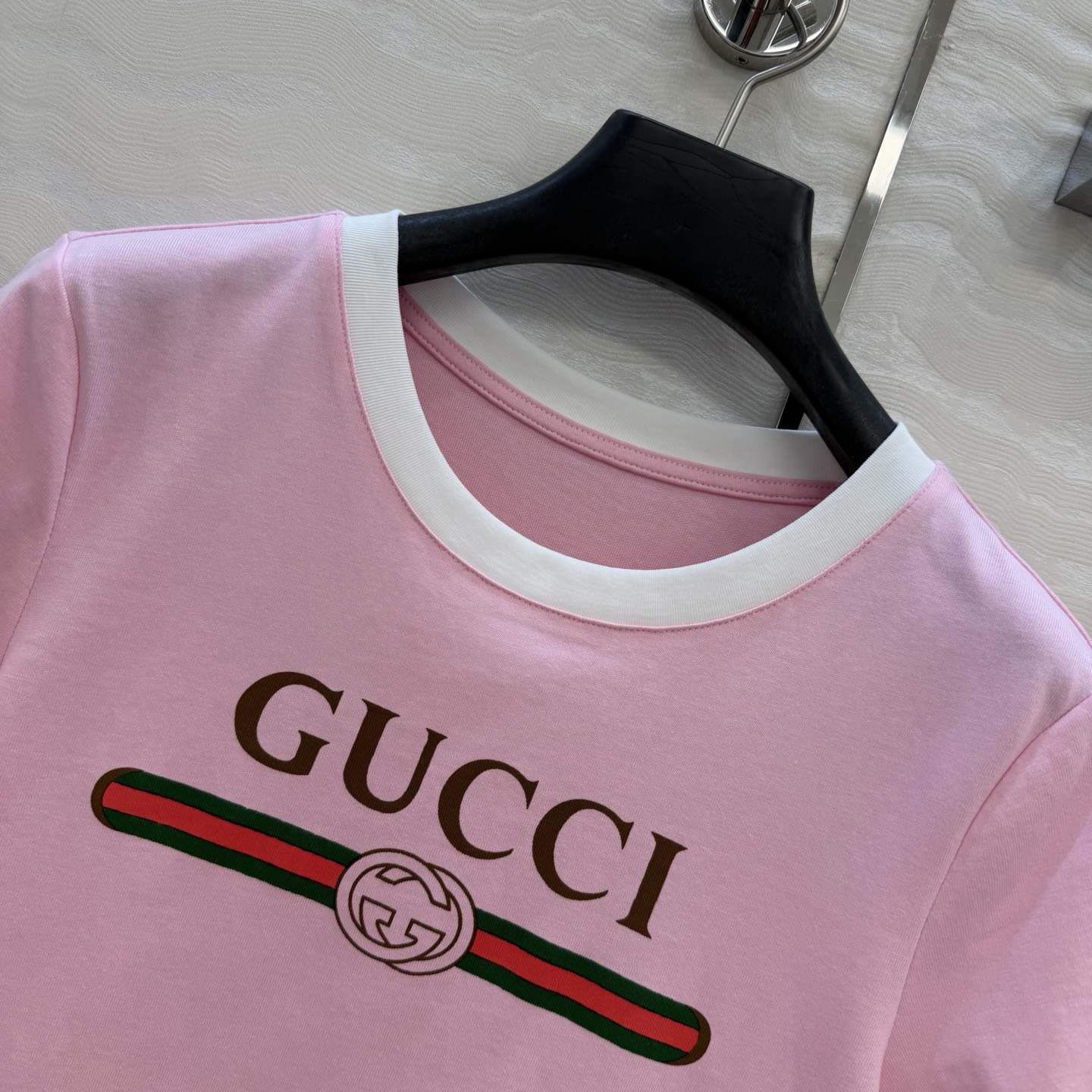 爆款推荐❤️原单品质，G印花logo花边T恤，时髦精必备单品解锁所有穿搭！原版定制撞色针织包边工艺。定位