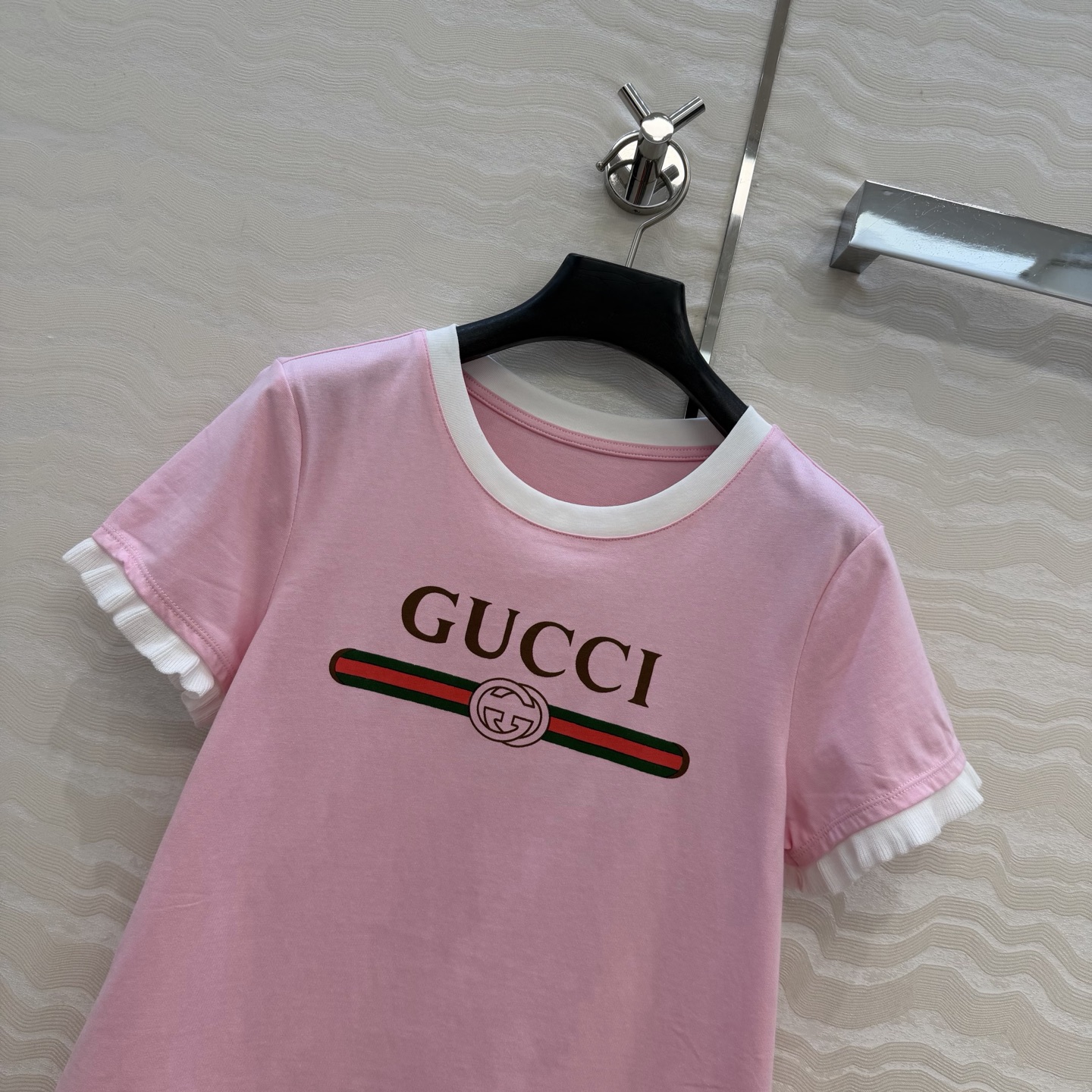 爆款推荐❤️原单品质，G印花logo花边T恤，时髦精必备单品解锁所有穿搭！原版定制撞色针织包边工艺。定位