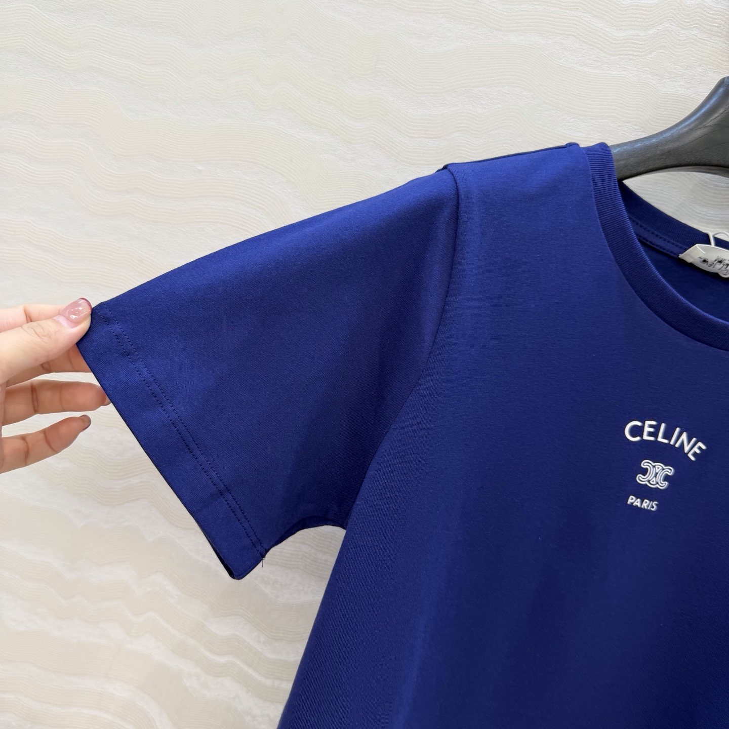 爆单推荐❤️原单品质CE凯旋门短袖T恤，定位字母logo印花，轻盈纯棉面料质感柔软舒适，时髦精必备单品解