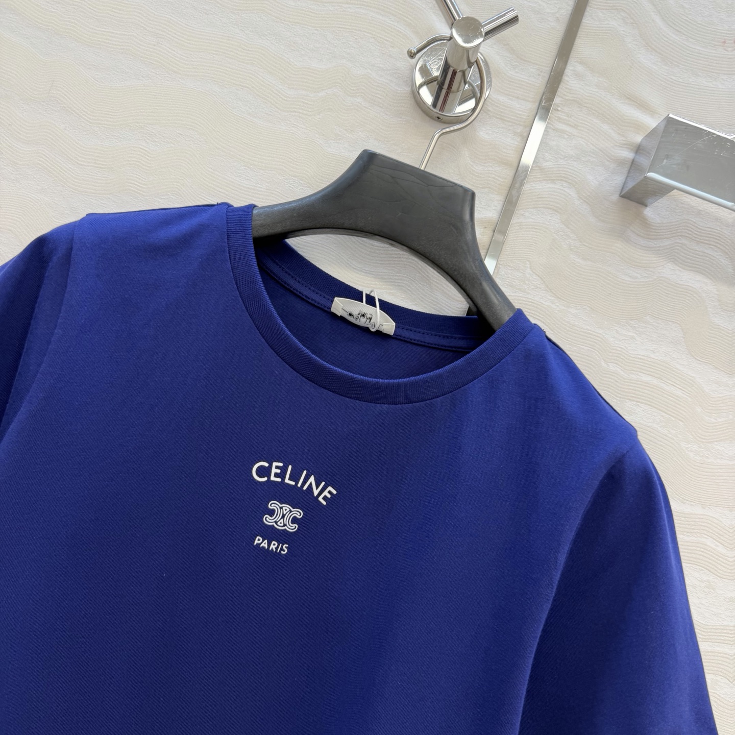 爆单推荐❤️原单品质CE凯旋门短袖T恤，定位字母logo印花，轻盈纯棉面料质感柔软舒适，时髦精必备单品解