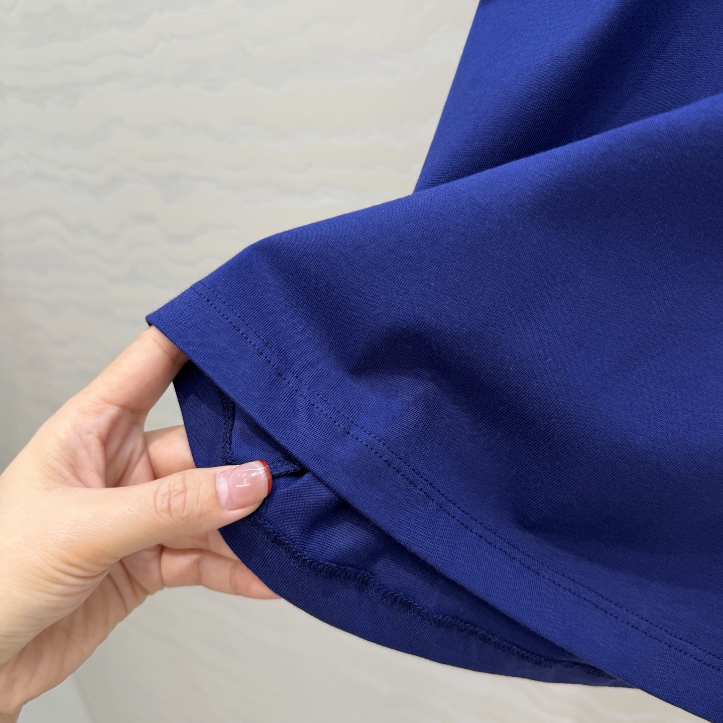 爆单推荐❤️原单品质CE凯旋门短袖T恤，定位字母logo印花，轻盈纯棉面料质感柔软舒适，时髦精必备单品解