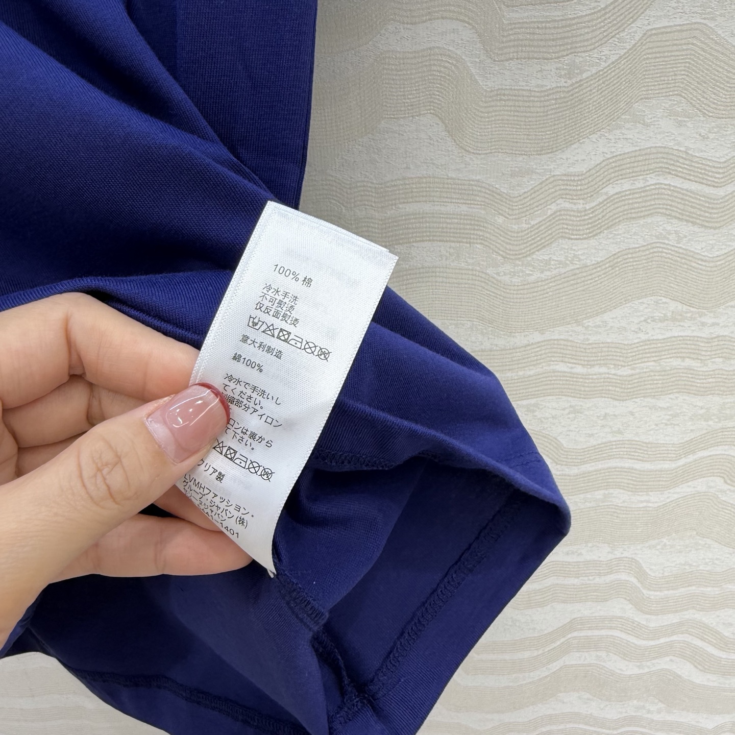 爆单推荐❤️原单品质CE凯旋门短袖T恤，定位字母logo印花，轻盈纯棉面料质感柔软舒适，时髦精必备单品解