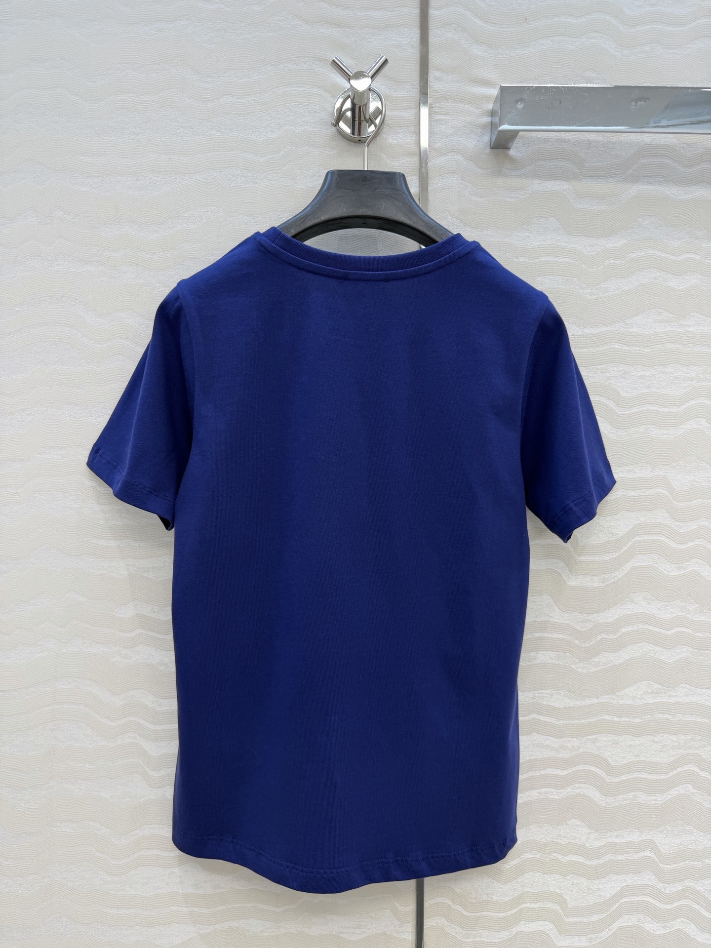 爆单推荐❤️原单品质CE凯旋门短袖T恤，定位字母logo印花，轻盈纯棉面料质感柔软舒适，时髦精必备单品解