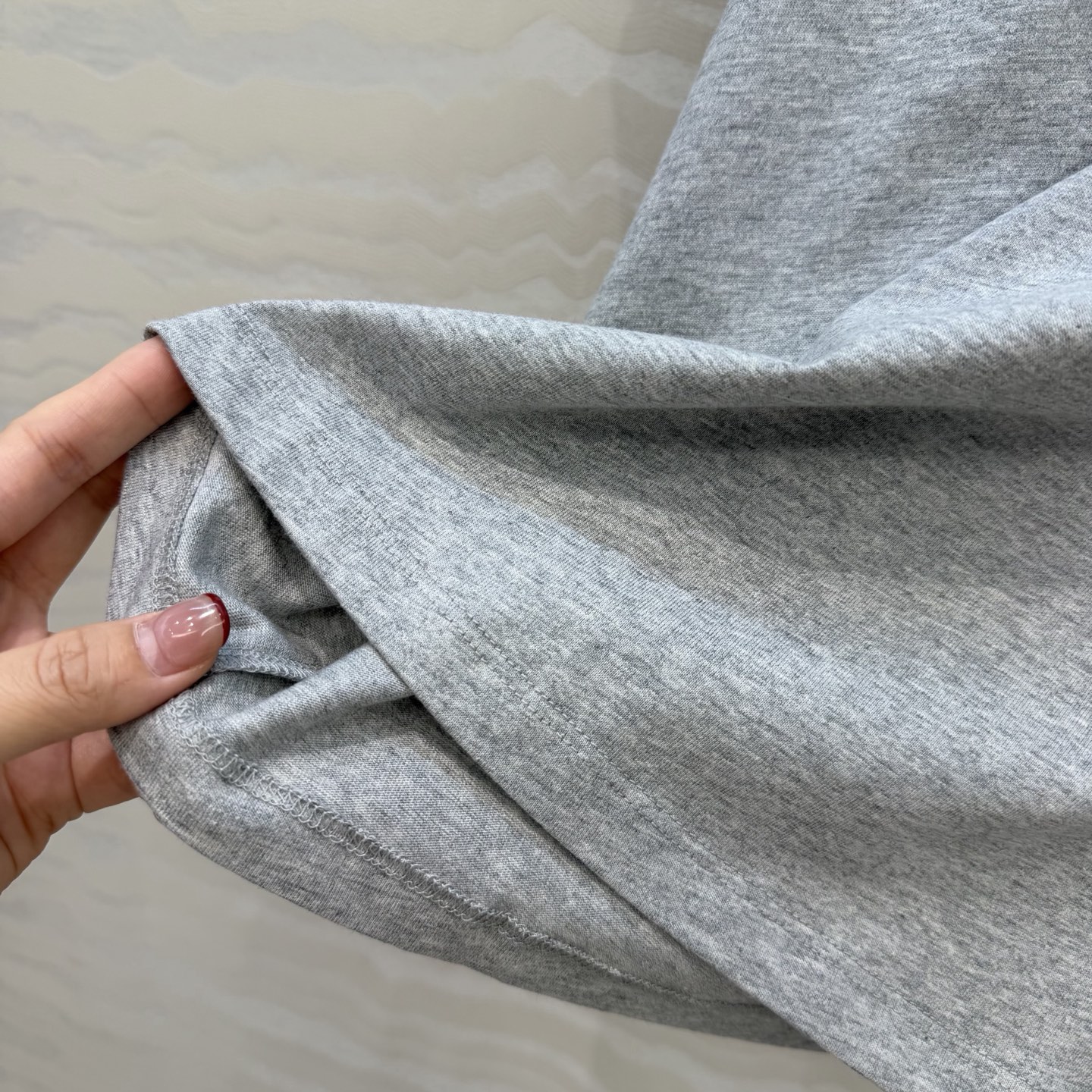 爆单推荐❤️原单品质CE凯旋门短袖T恤，定位字母logo印花，轻盈纯棉面料质感柔软舒适，时髦精必备单品解