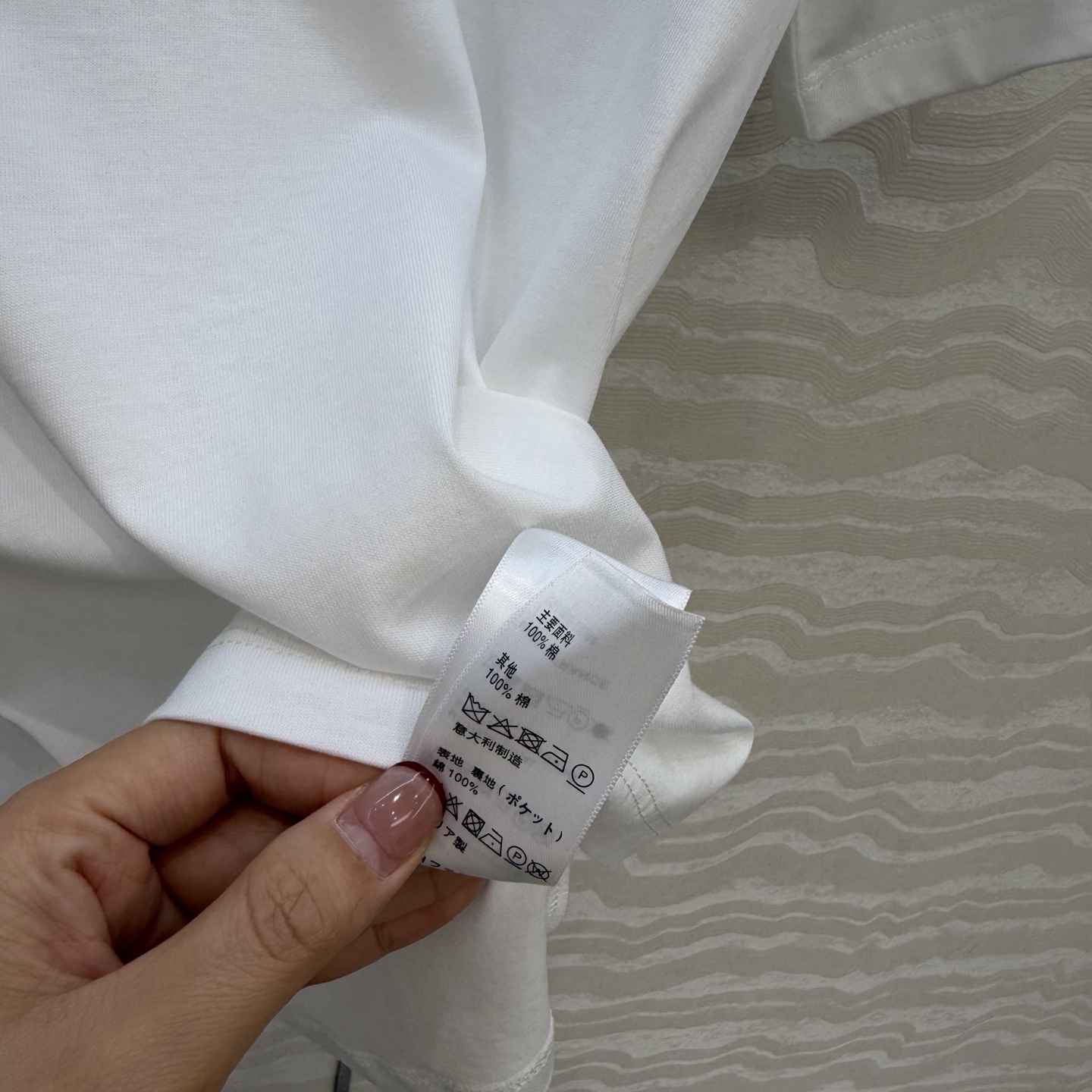 爆单推荐❤️原单品质CE凯旋门短袖T恤，定位字母logo印花，轻盈纯棉面料质感柔软舒适，时髦精必备单品解