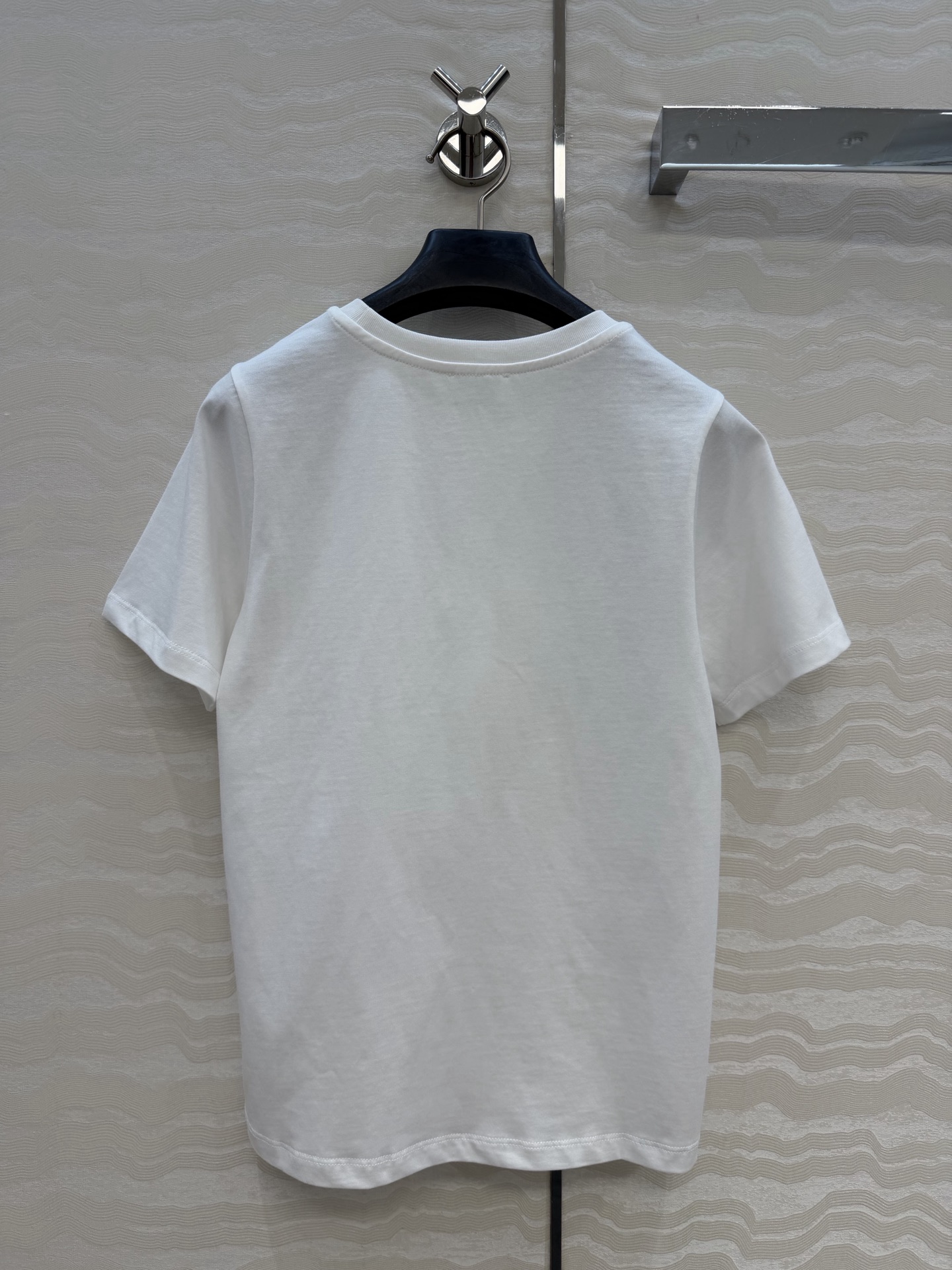 爆单推荐❤️原单品质CE凯旋门短袖T恤，定位字母logo印花，轻盈纯棉面料质感柔软舒适，时髦精必备单品解