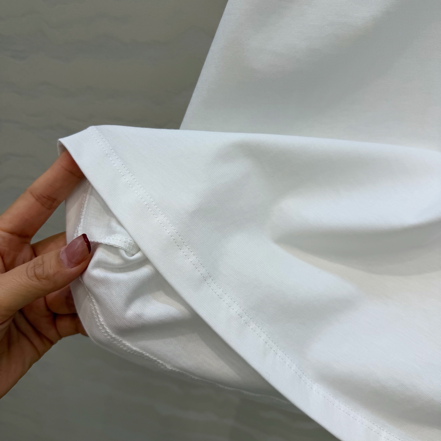 爆单推荐❤️原单品质CE凯旋门短袖T恤，定位字母logo印花，轻盈纯棉面料质感柔软舒适，时髦精必备单品解