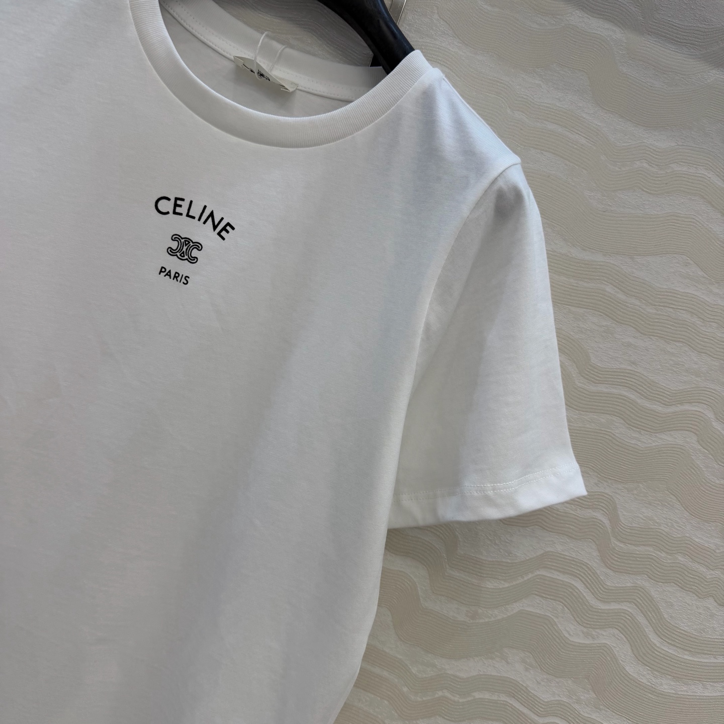 爆单推荐❤️原单品质CE凯旋门短袖T恤，定位字母logo印花，轻盈纯棉面料质感柔软舒适，时髦精必备单品解