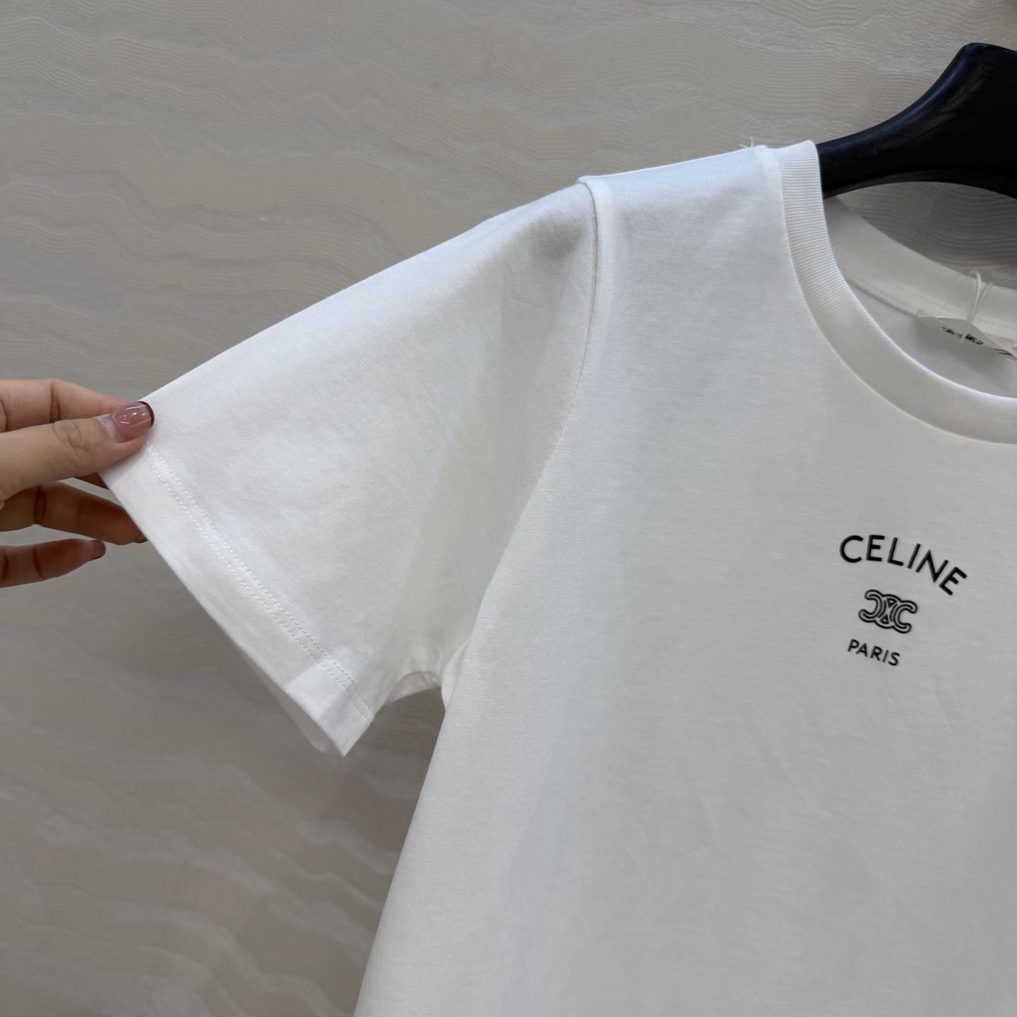 爆单推荐❤️原单品质CE凯旋门短袖T恤，定位字母logo印花，轻盈纯棉面料质感柔软舒适，时髦精必备单品解