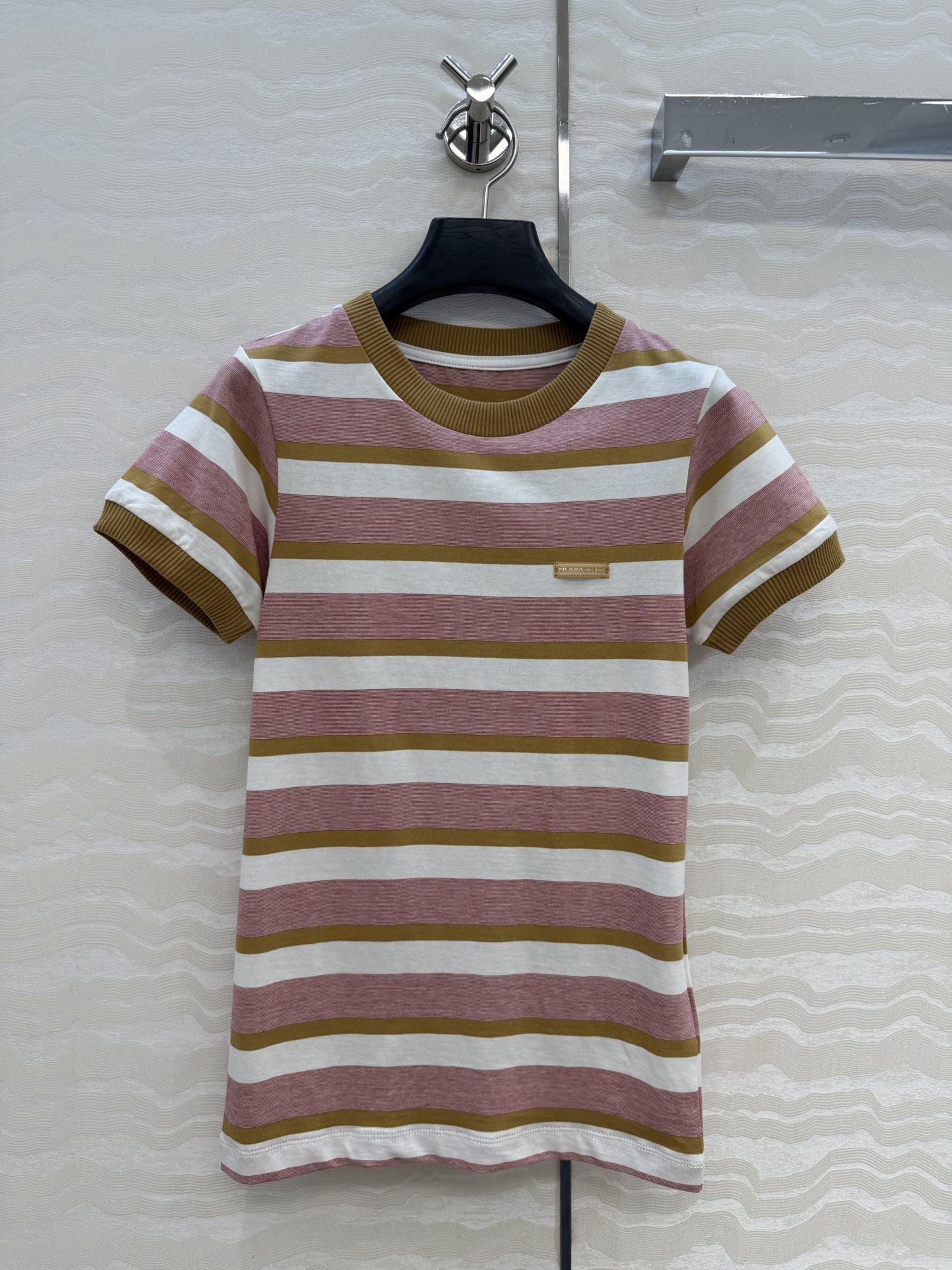 原单品质❤️PR高智感穿搭！26春夏新品，三色条色织短袖T恤，经典百搭减龄又时髦！定织纯棉面料！学院风少