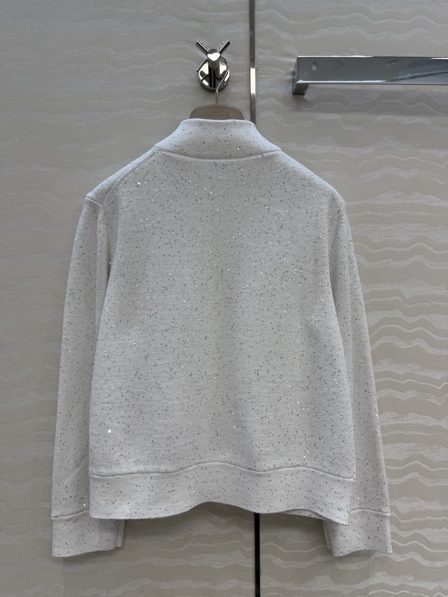 原单品质❤️行走的高定BC闪闪珠片针织外套！优雅惬意气质中高领双开拉链设计。进口纯棉亚麻纱线双织工艺重工