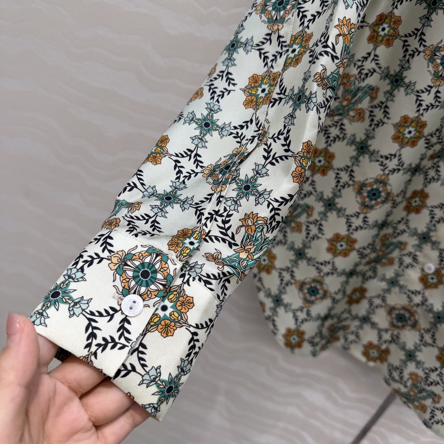 独家首发❤️原单品质26春夏新品MONOGRAM花㚏印花真丝衬衫！100%真丝斜纹绸，不挑人H版型上身减