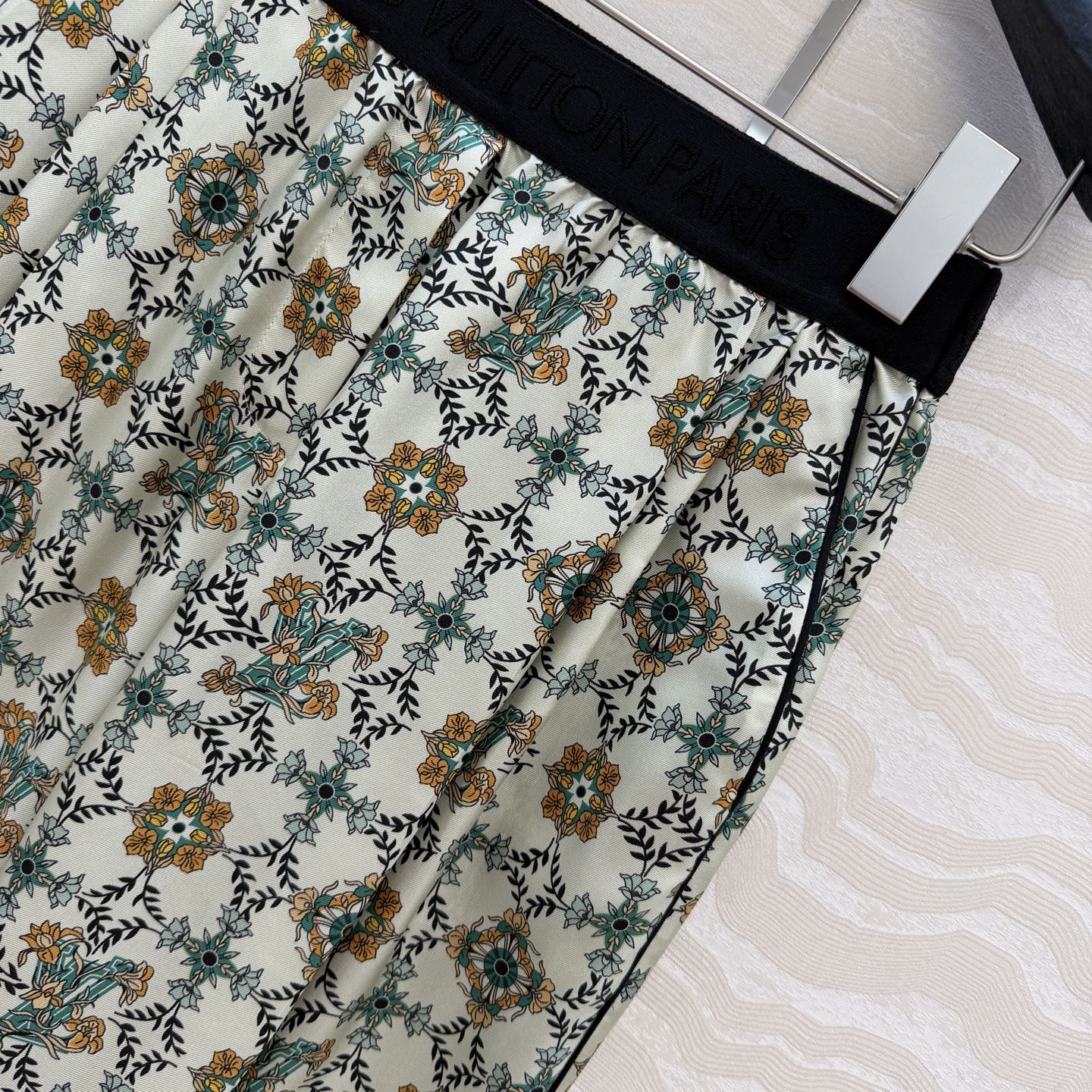 独家首发❤️原单品质，26春夏新品MONOGRAM花㚏印花真丝长裤！100%真丝斜纹绸，定制提花logo