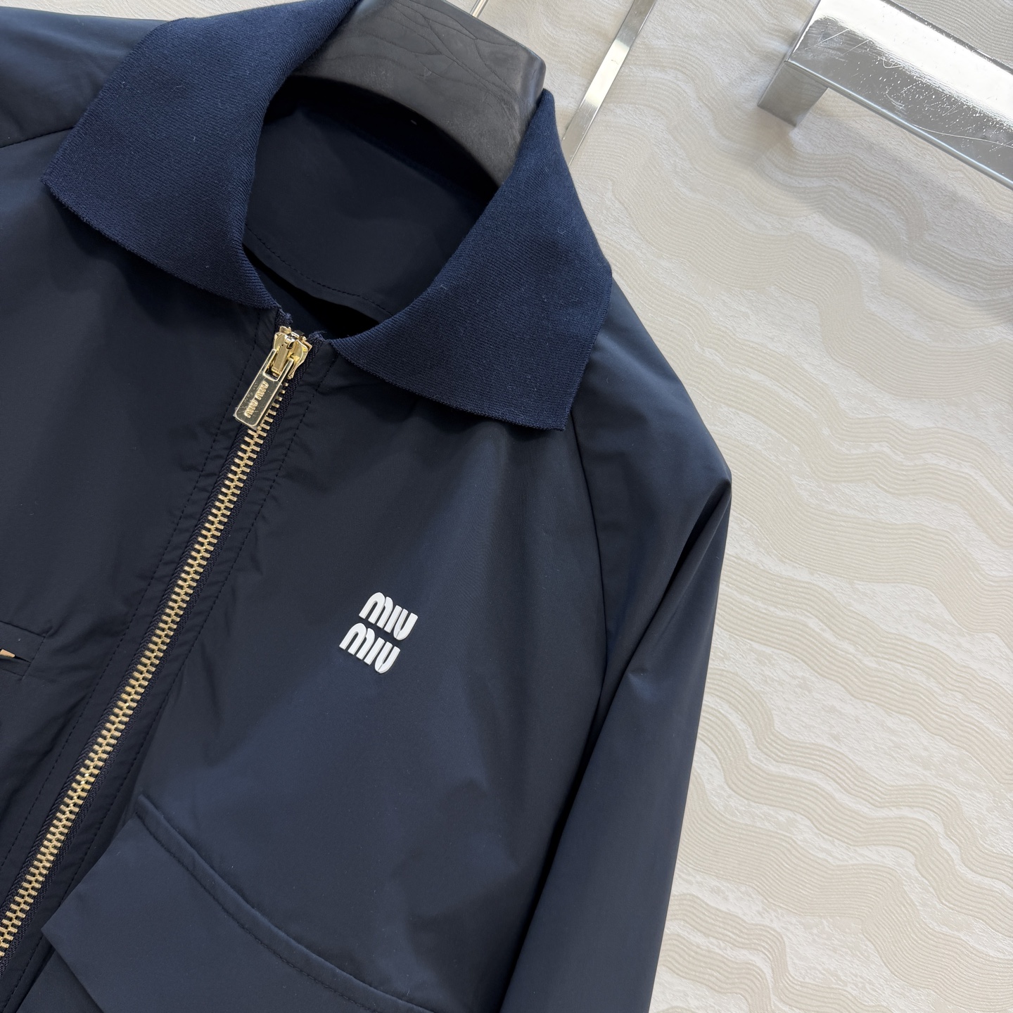 原单品质❤️miu系少女穿搭！26s春夏新品，知识分子时髦风夹克套装！进口记忆真丝工装夹克外套搭配低腰工
