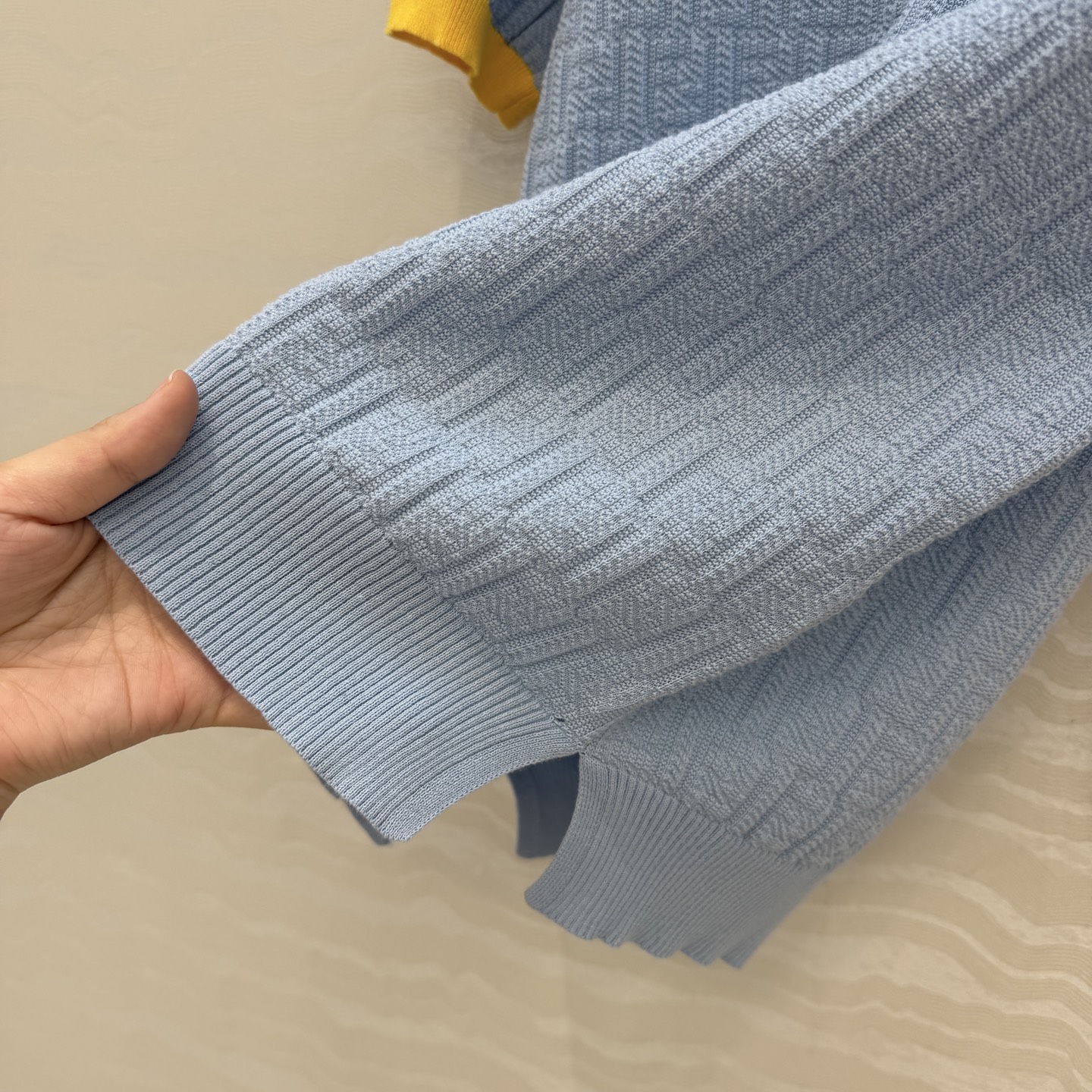 原单品质❤️FF唐嫣同款春夏新品。立体针织上衣！马卡龙配色夏日气息满满！双织纯棉蚕丝纱线细腻柔软的手感无