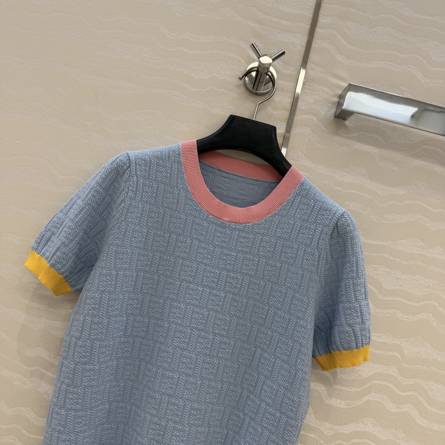 原单品质❤️FF唐嫣同款春夏新品。立体针织上衣！马卡龙配色夏日气息满满！双织纯棉蚕丝纱线细腻柔软的手感无